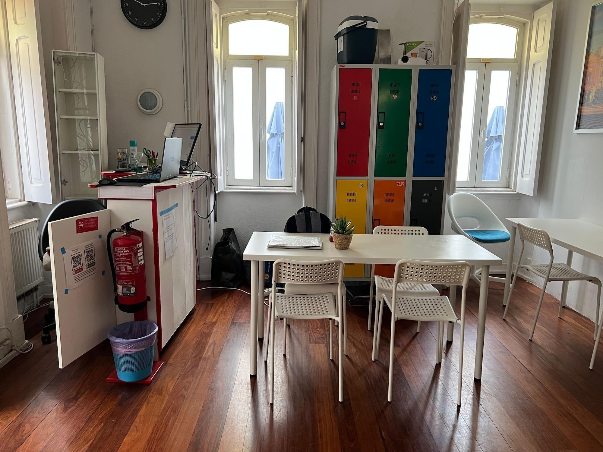 Vista Lobby White House Lisbon Hostel