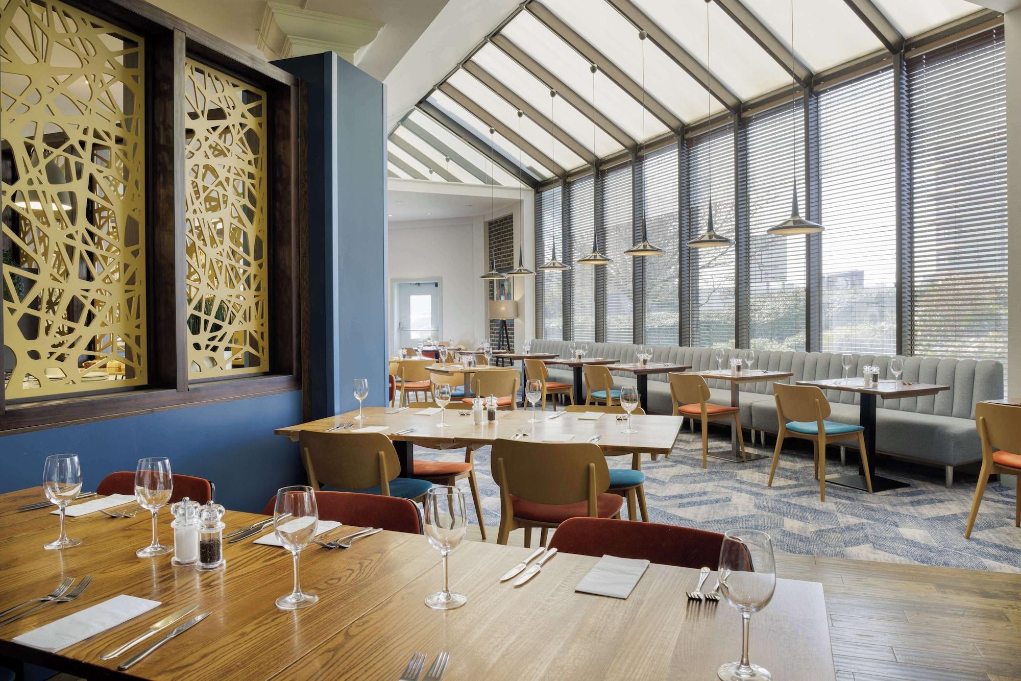 Restaurant DoubleTree by Hilton Manchester Airport