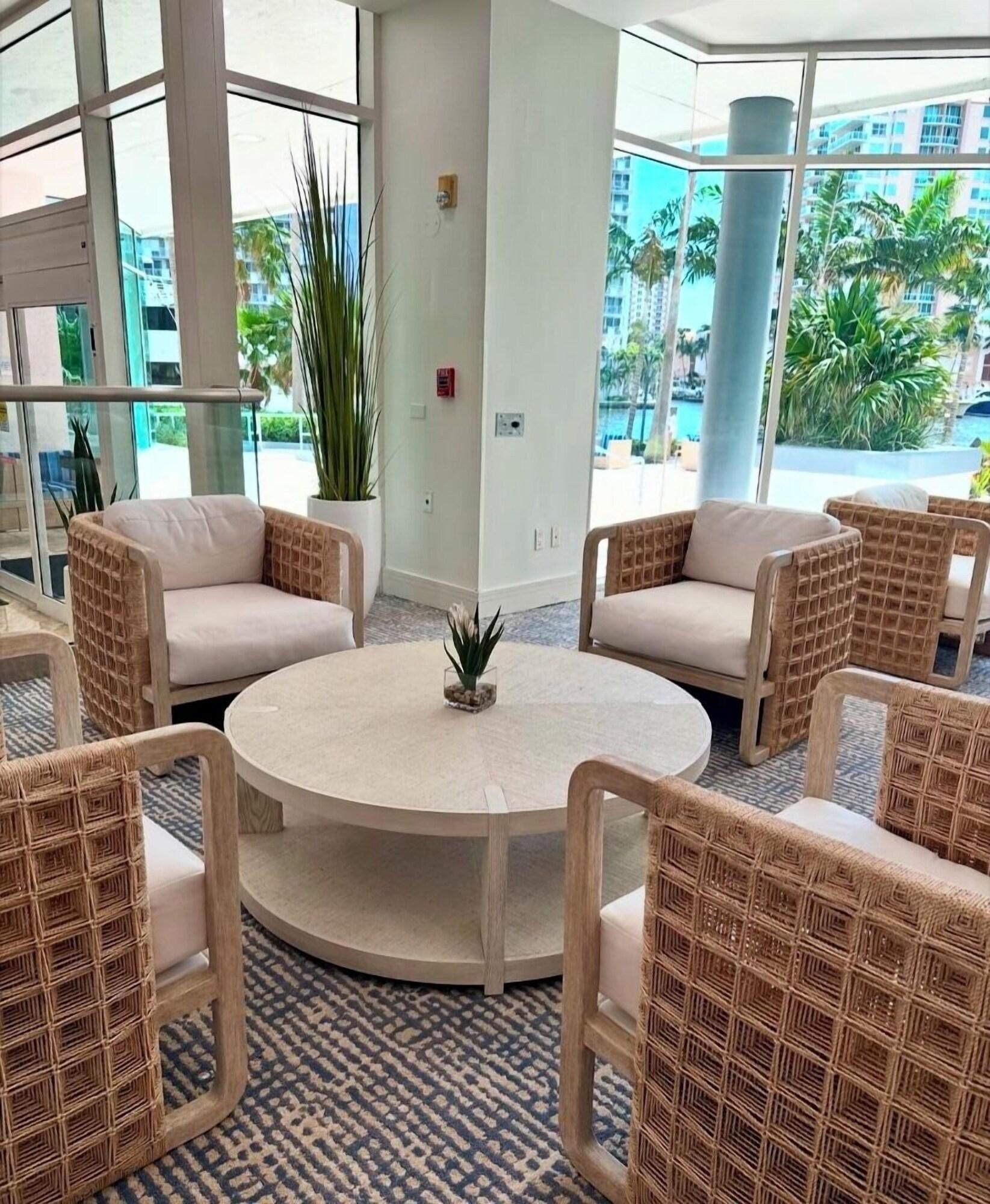 Vista Lobby Turtle Cove