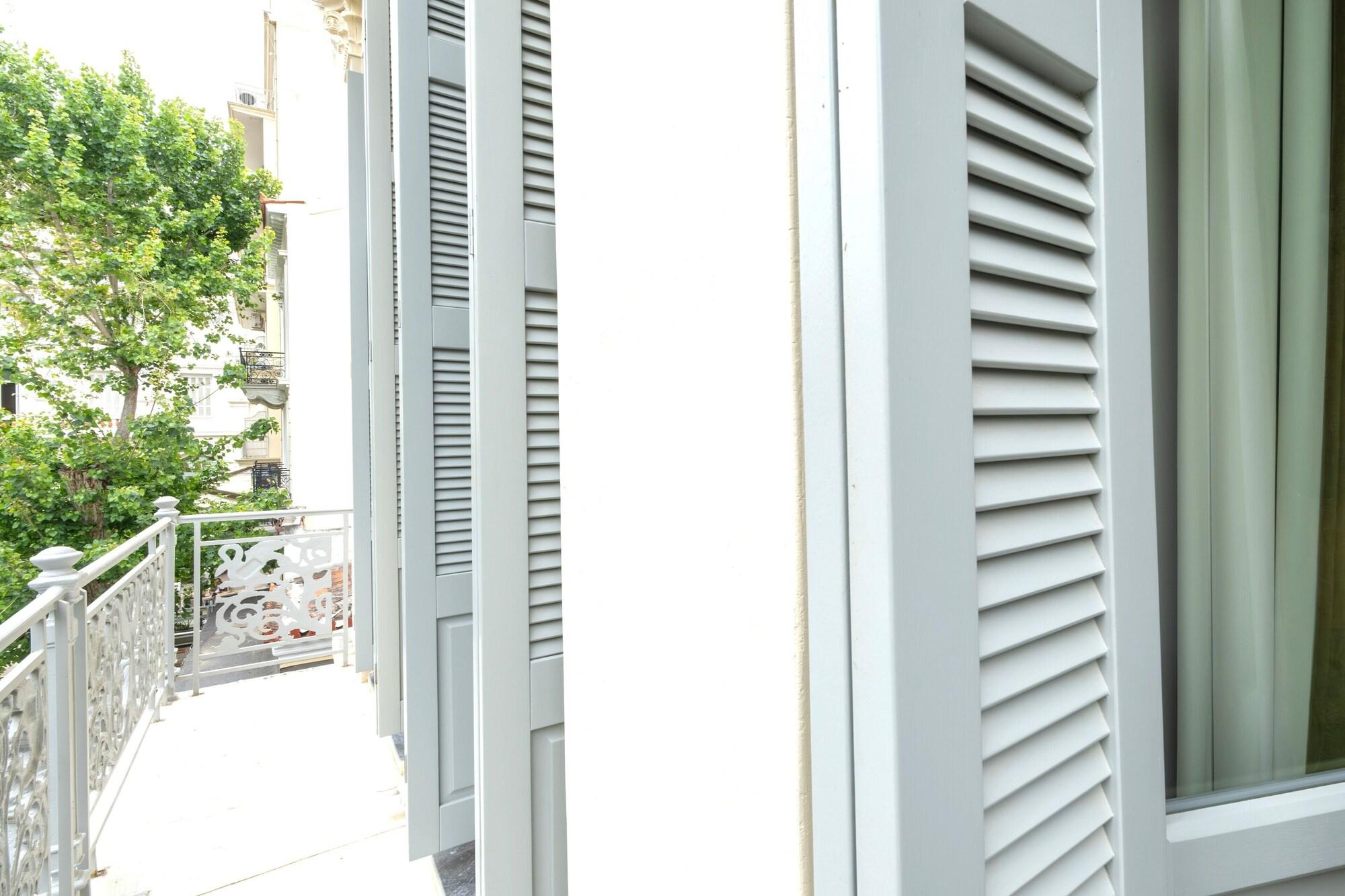 Vista Exterior Nine Athens Hotel