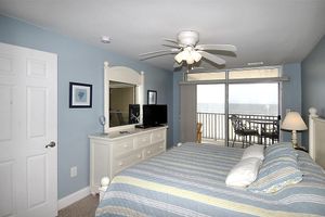 Alquiler Vacacional - Oceanfront 3 Bedroom Condo directly on the Boardwalk with a Great Balcony