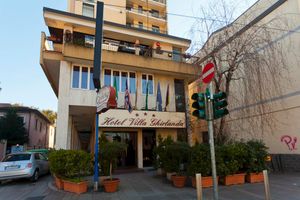Alojamiento - Hotel Villa Ghirlanda