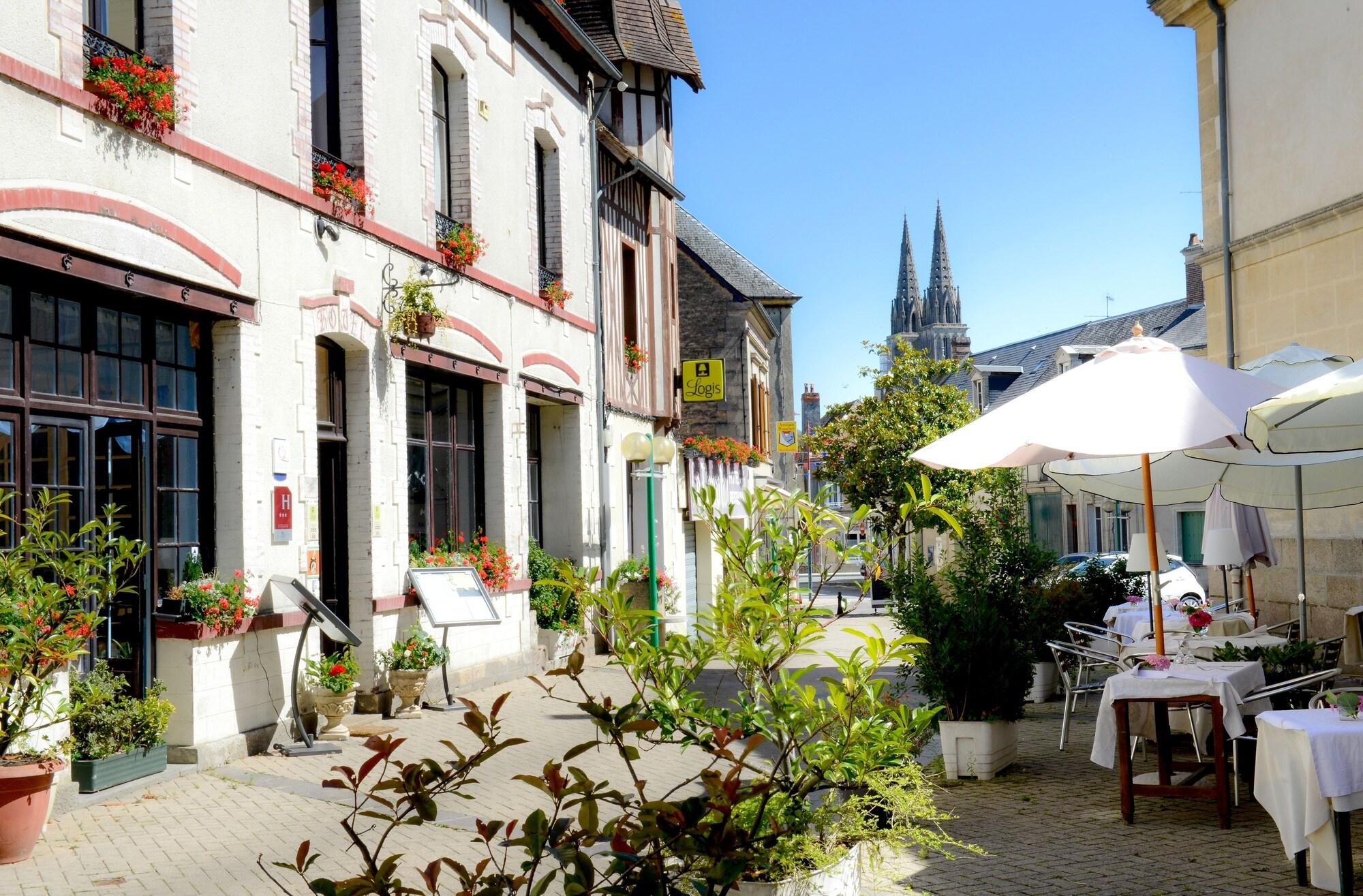 Varios Hôtel Le Dauphin