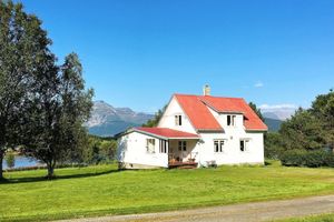Alquiler Vacacional - 6 Person Holiday Home in Storsteinnes