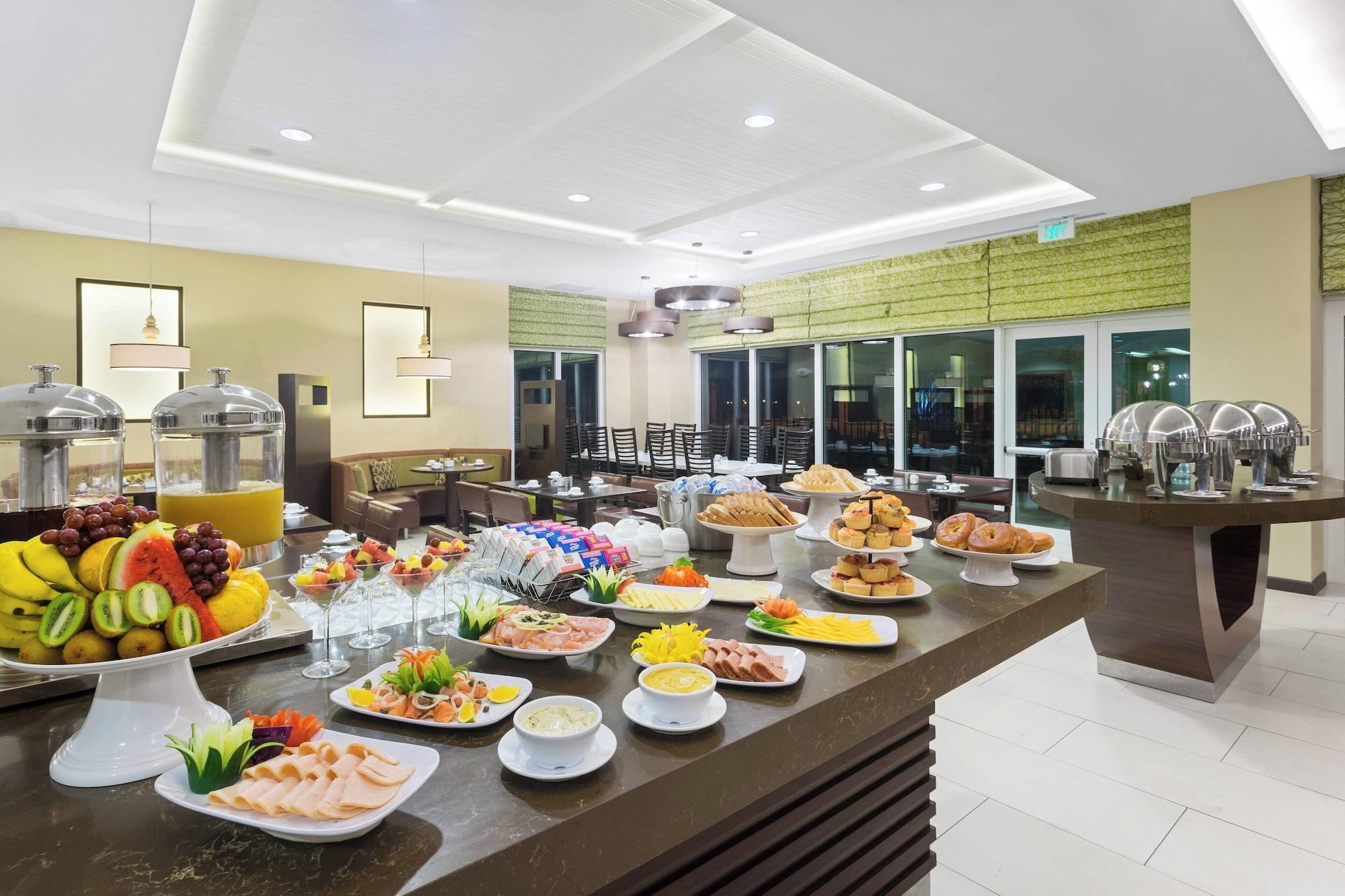 Restaurant Courtyard by Marriott Kingston, Jamaica