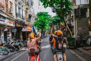 Actividad - Descubra el verdadero Hanoi en Vespa - Tour en grupos pequeños