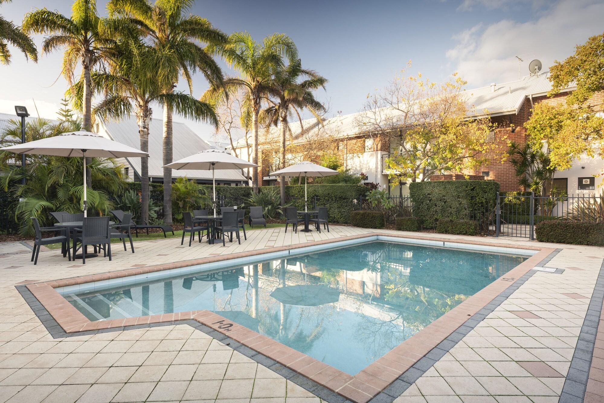 Varios Quest Bunbury Apartment Hotel