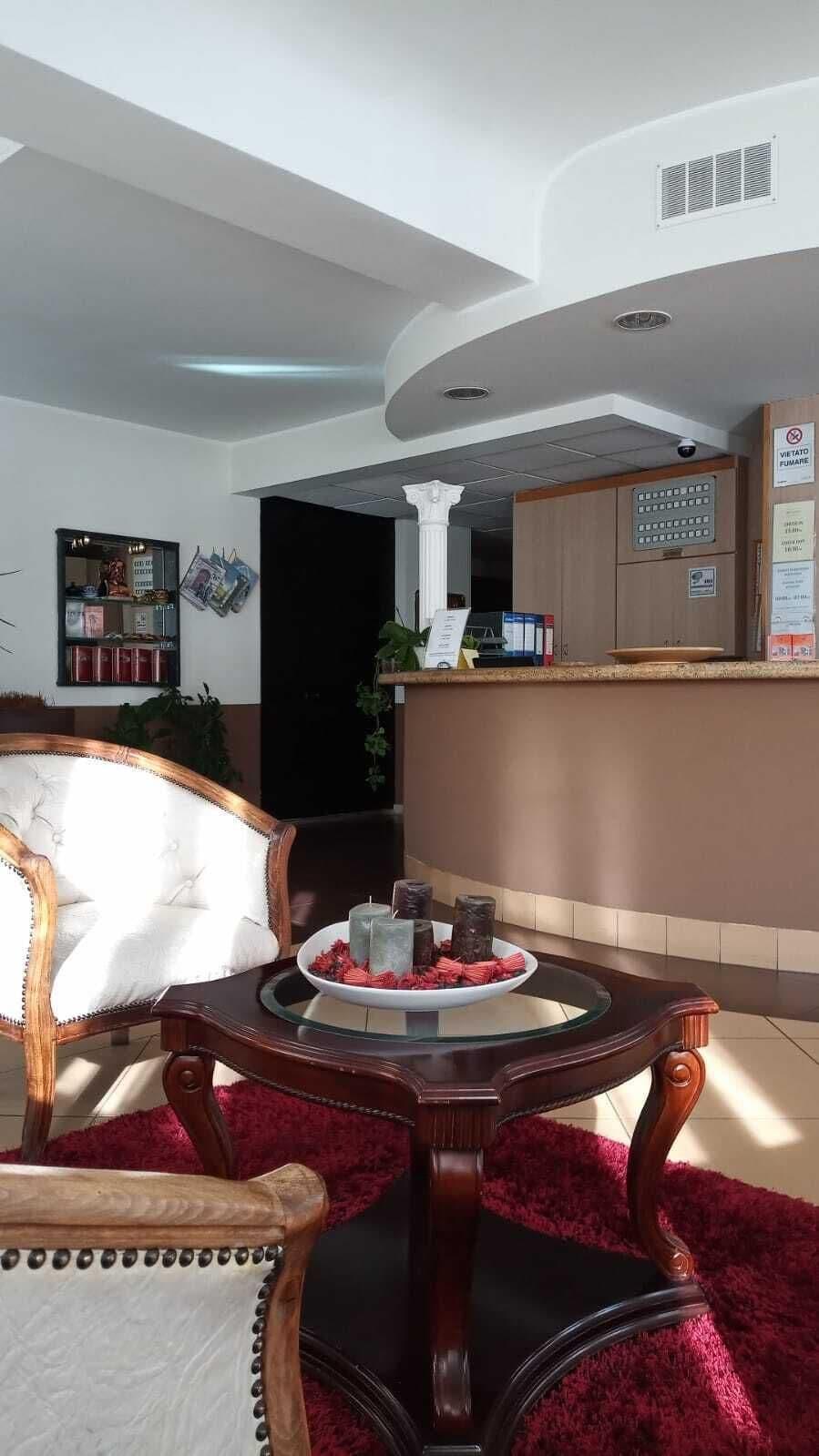 Bar/Salón Hotel Socrate
