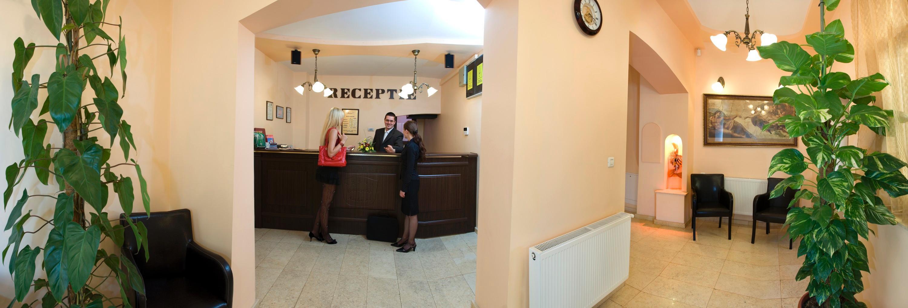 Vista Lobby Ambient Pension