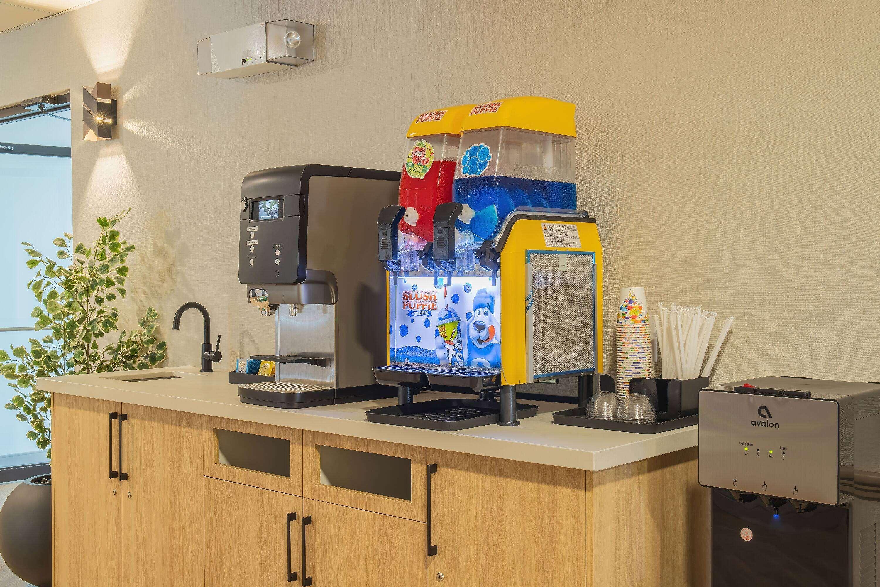 Vista Lobby Days Inn & Suites by Wyndham West Edmonton