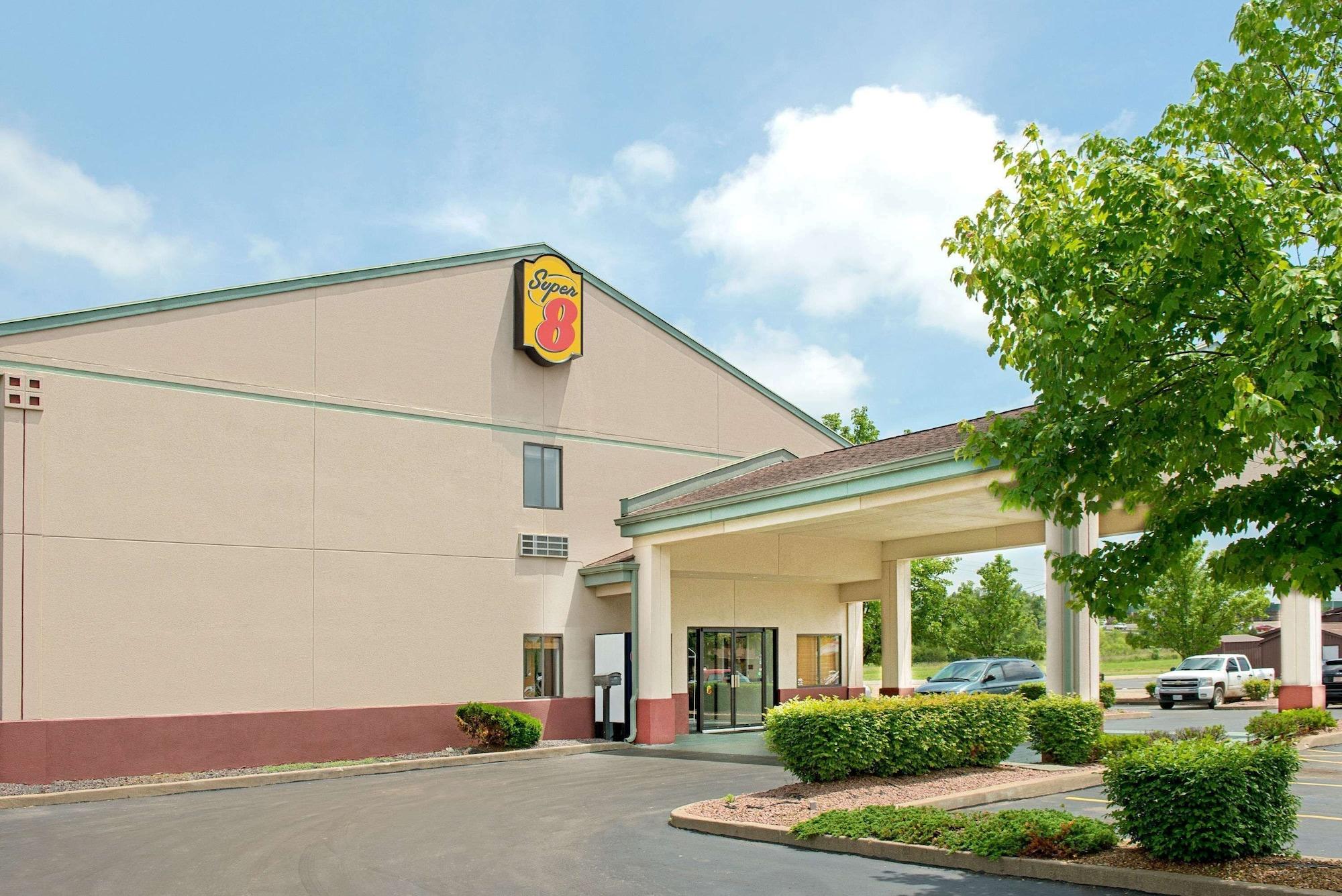 Vista Exterior Super 8 by Wyndham Bonne Terre