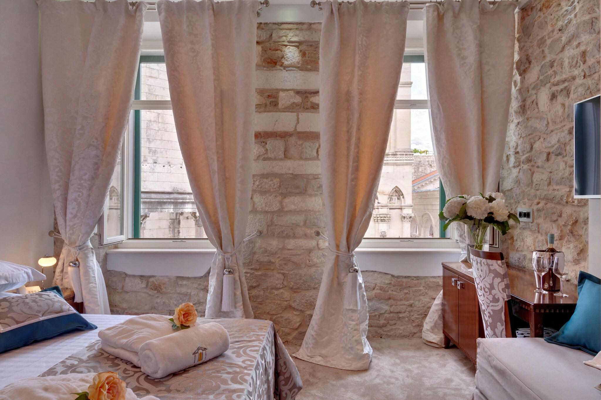Varios Heritage Hotel Antique Split