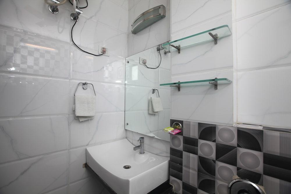 Set de Habitación OYO 319 Rk Residency
