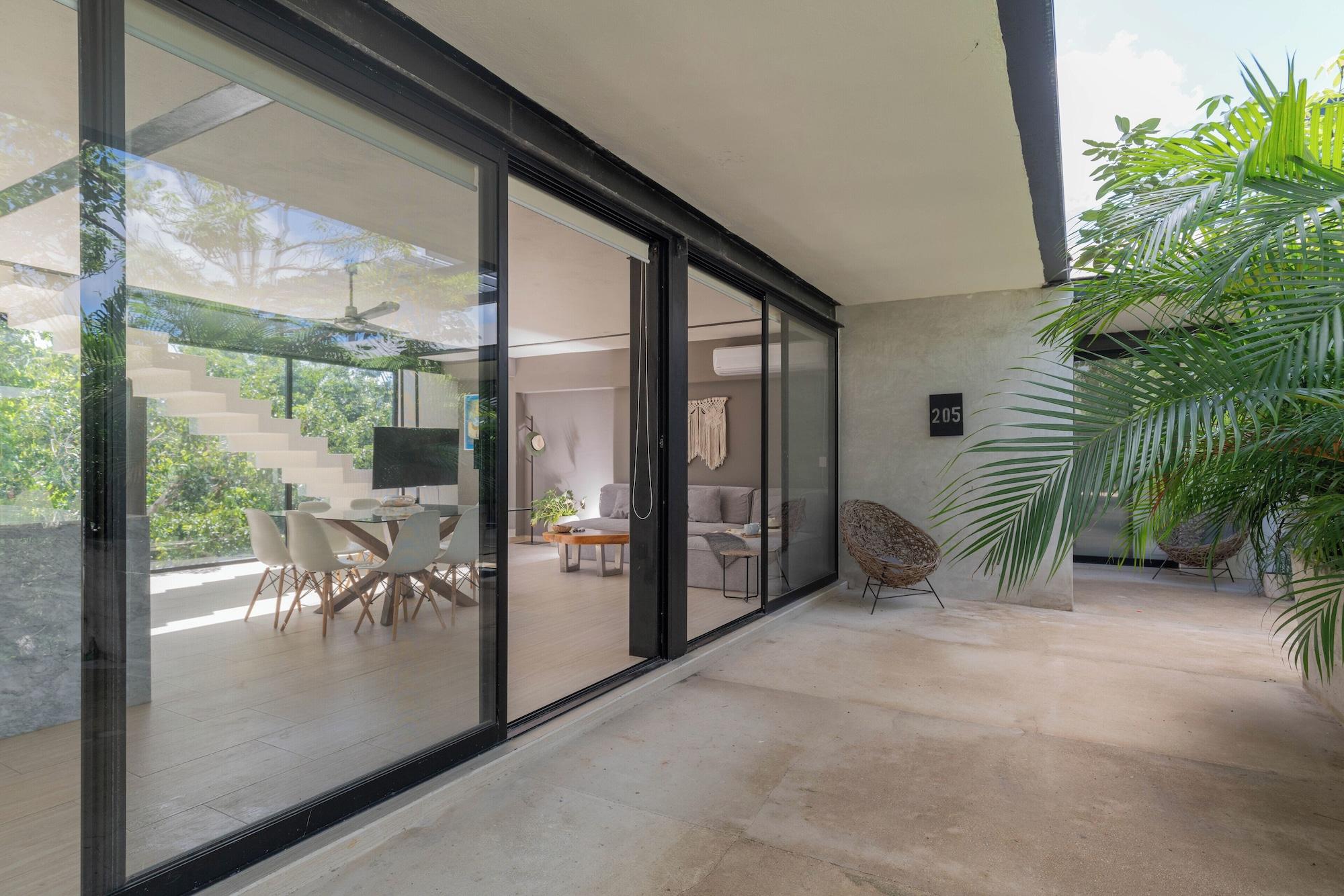 Vista Lobby Luxurious Penthouse and Jungle View