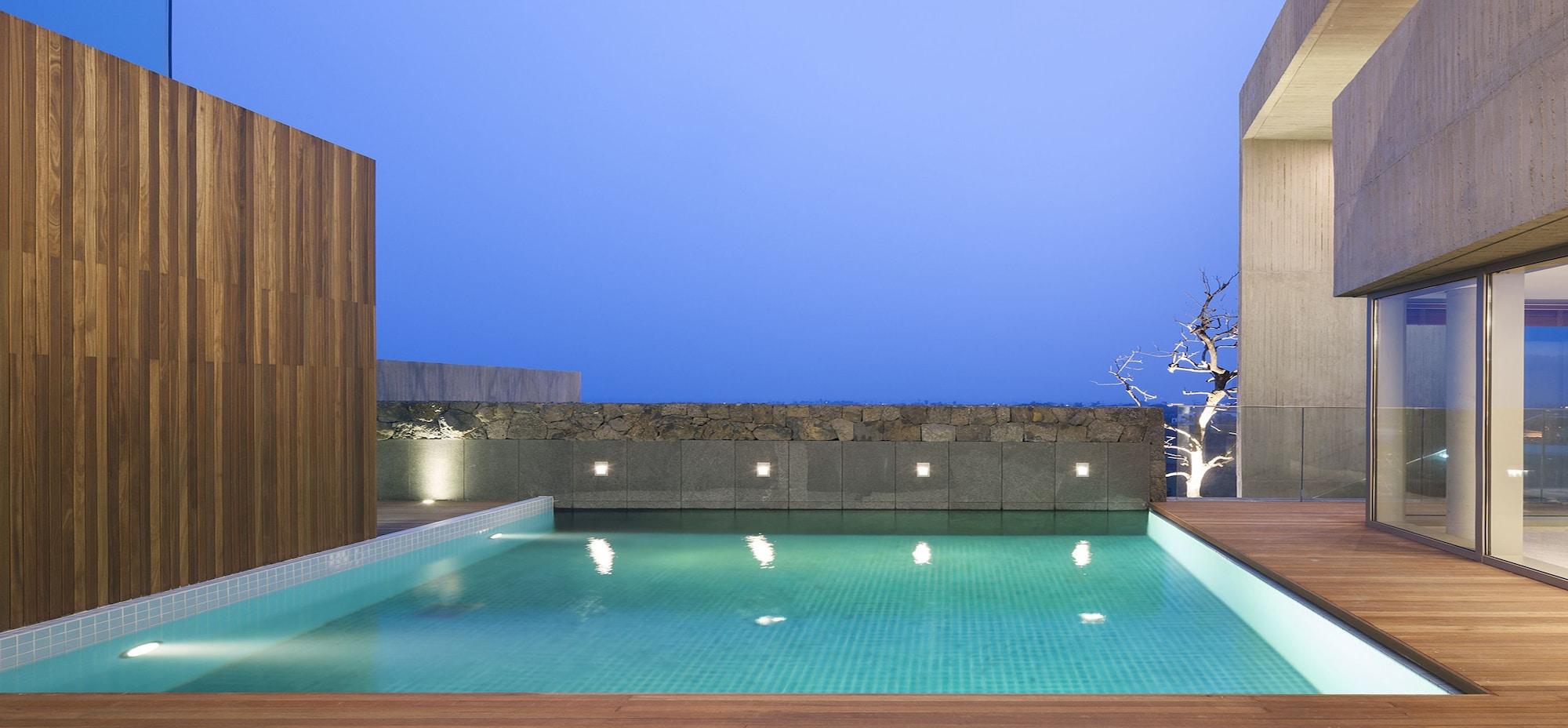 Playa Bayhill Pool & Villa