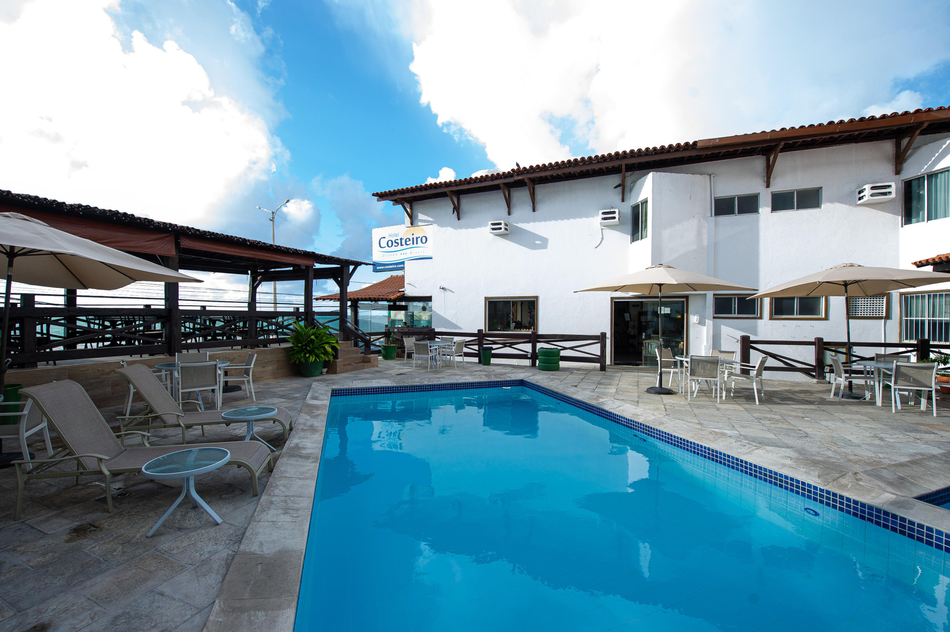Vista Piscina Hotel Costeiro