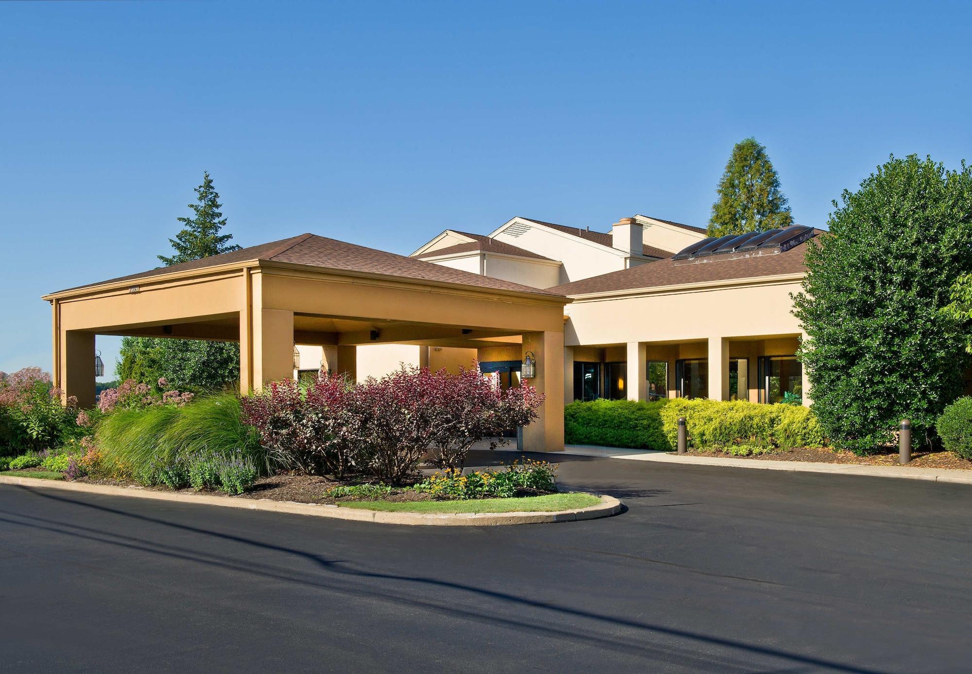 Vista Exterior Courtyard by Marriott Philadelphia Willow Grove