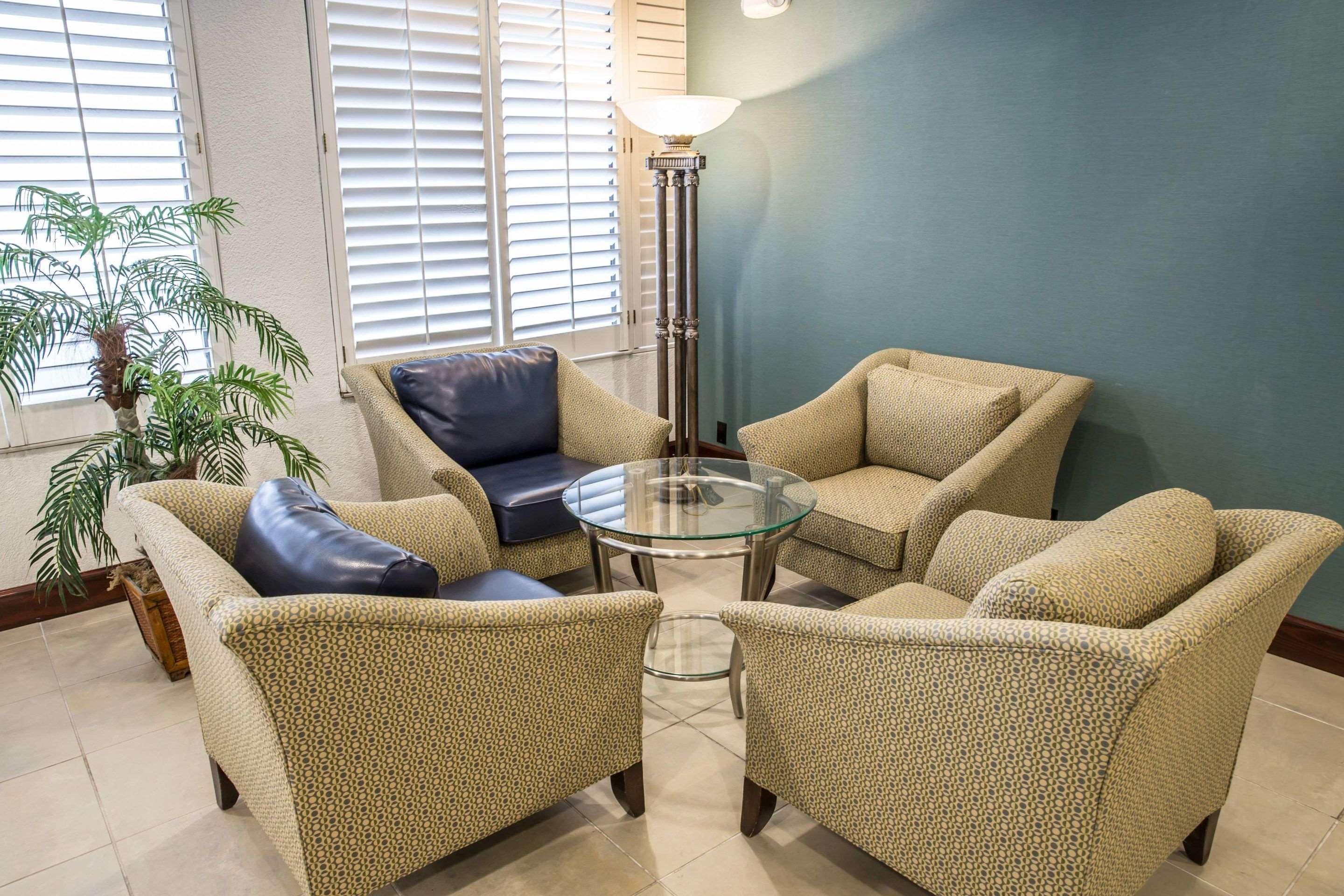 Vista Lobby Comfort Inn On the Ocean