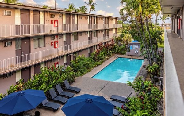 Pacific Marina Inn Airport Hotel