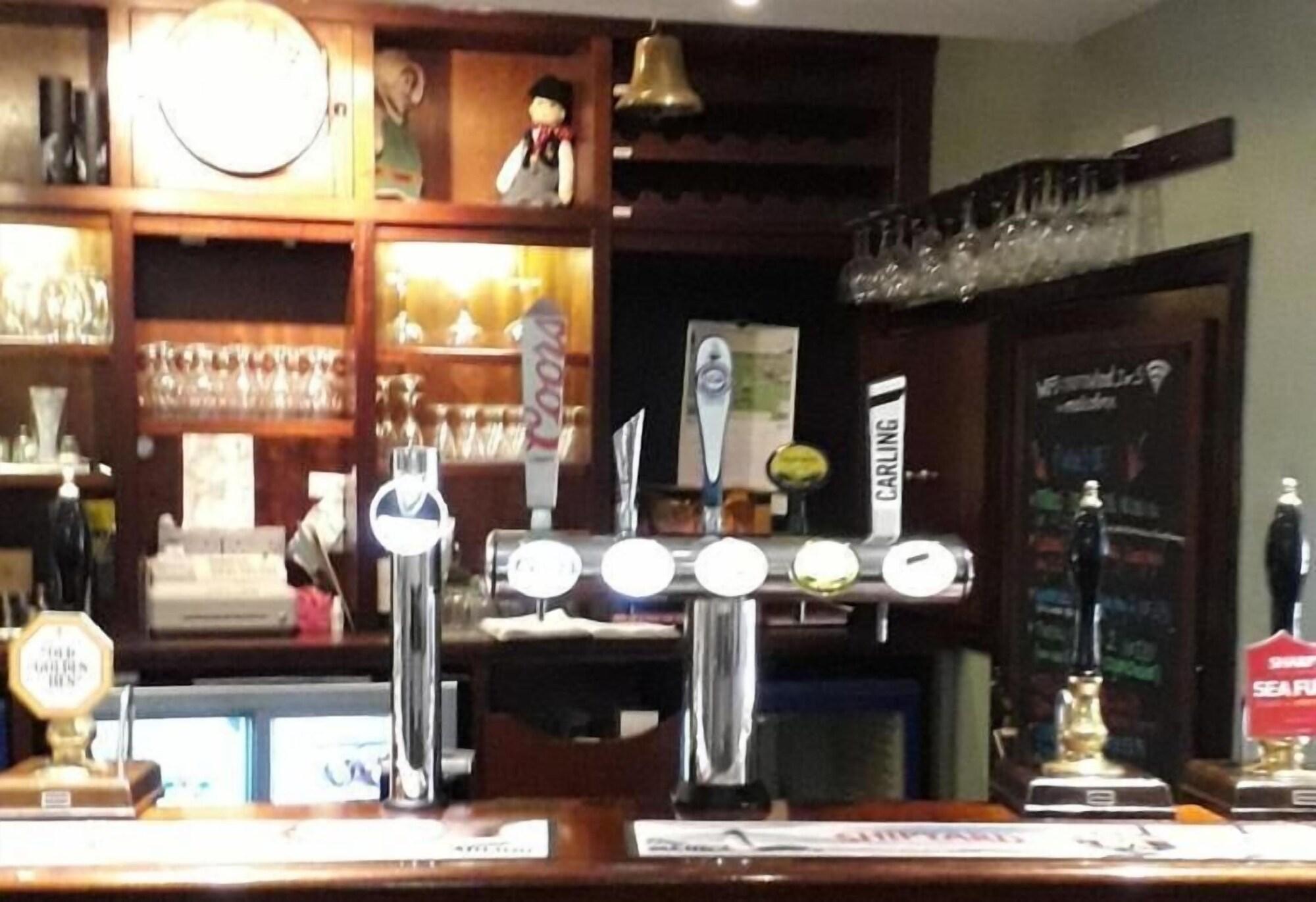 Bar/Salón Narrowboat Inn