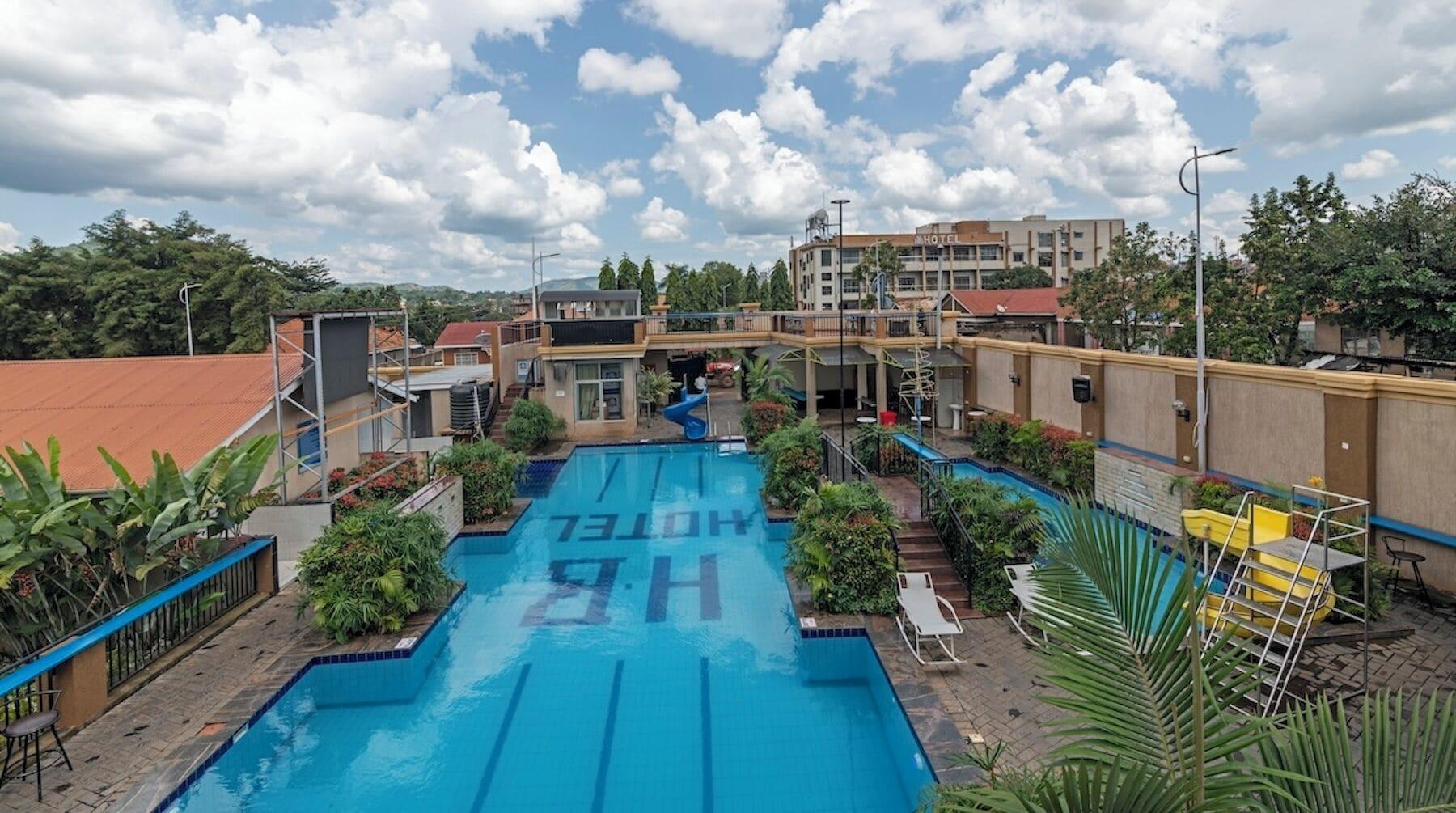 Vista Piscina Hoima Buffalo Hotel