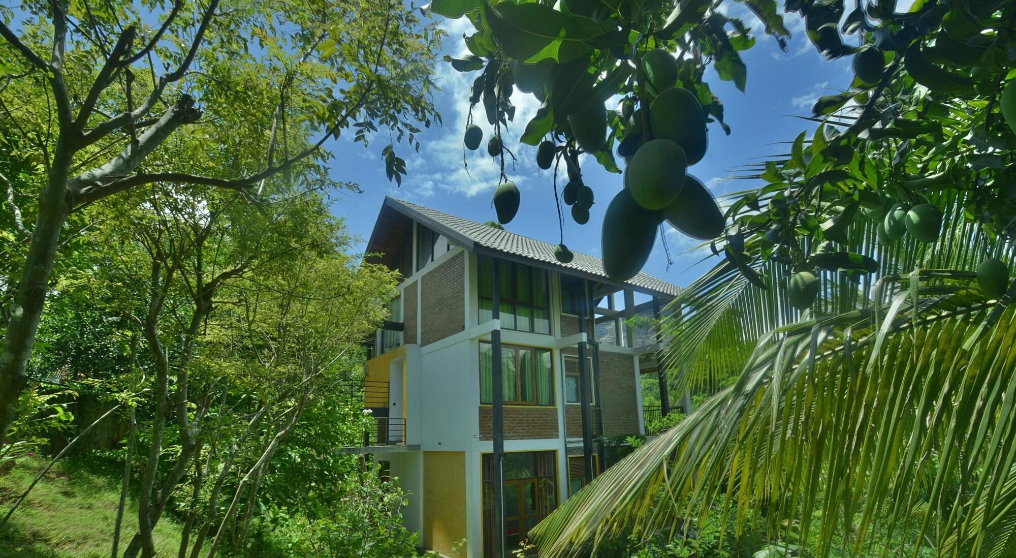Varios Victoria House
