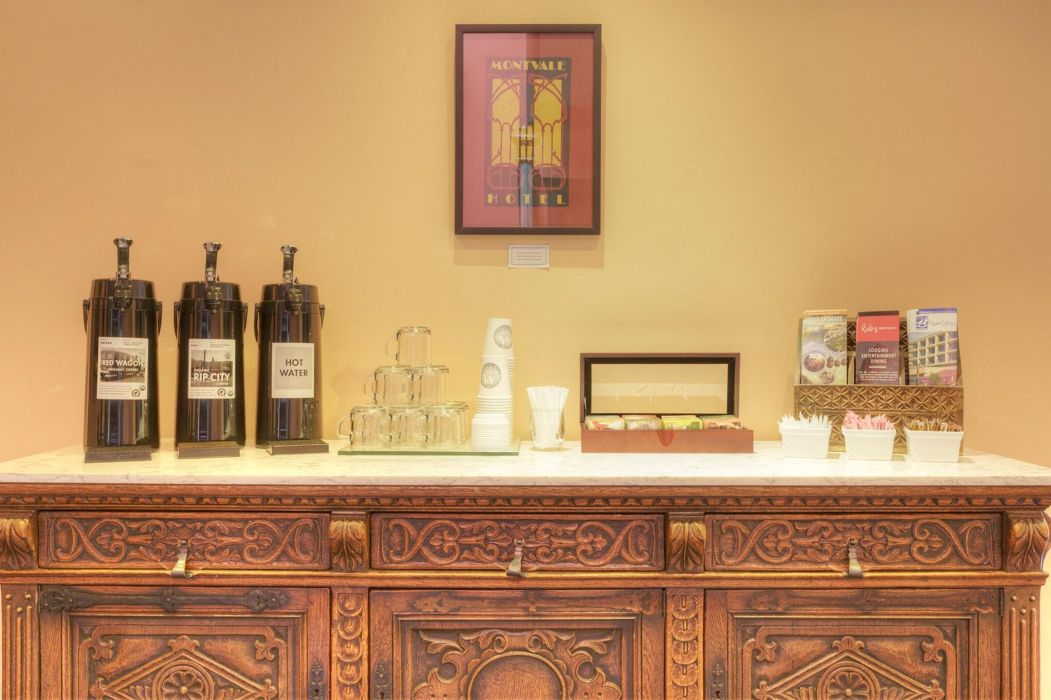 Bar/Salón Montvale Hotel