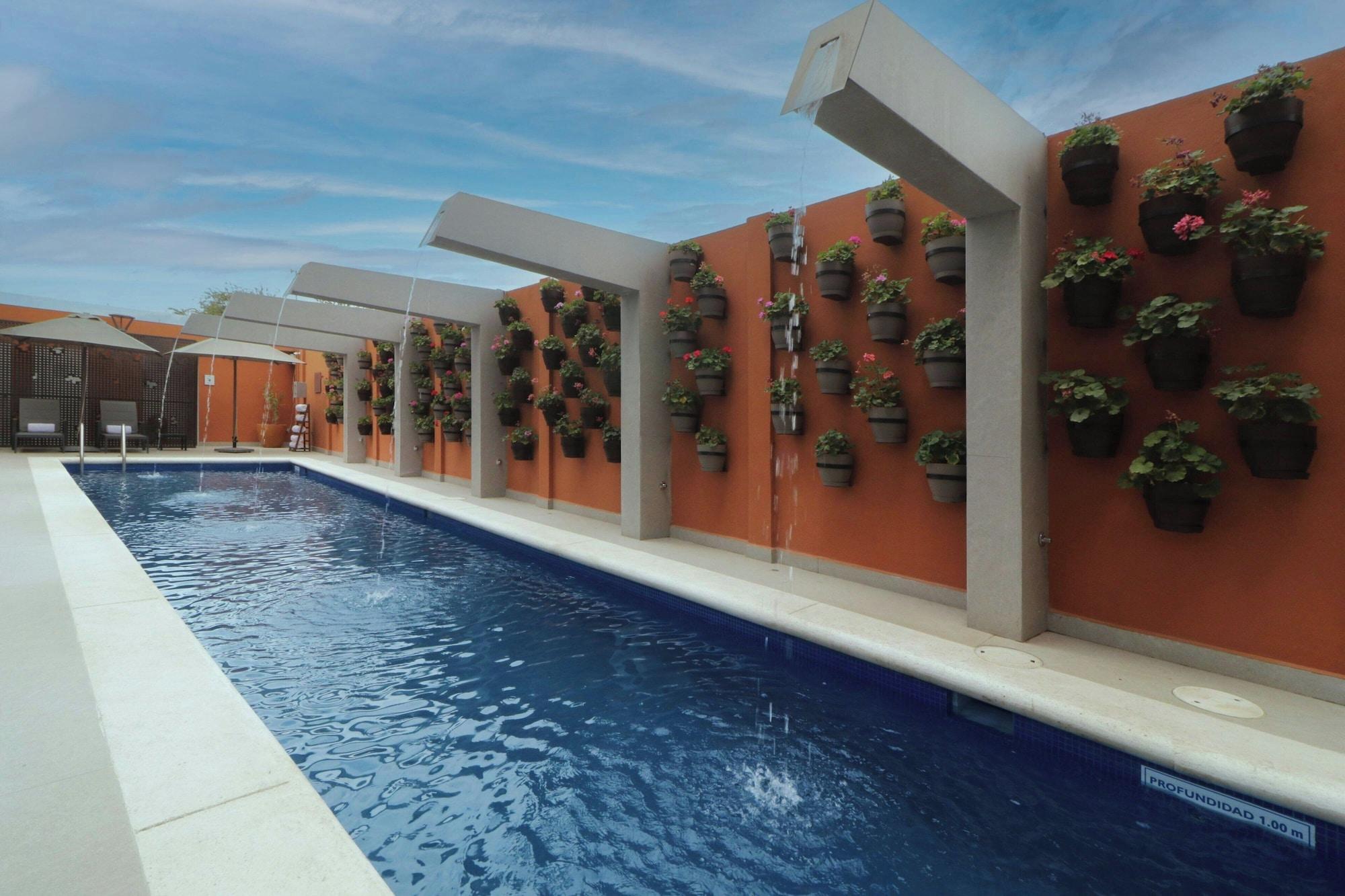 Vista Piscina Marriott Culiacan Hotel