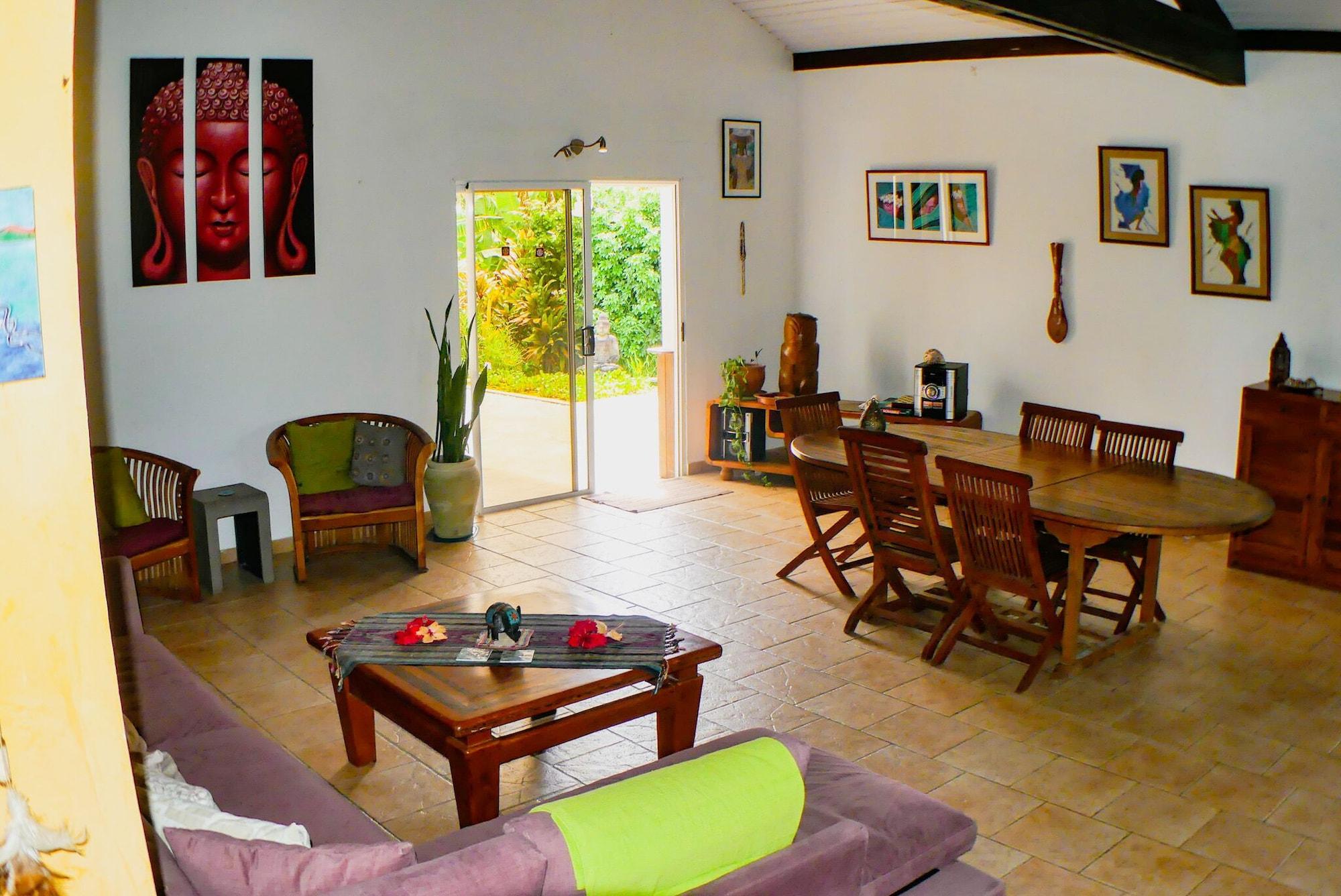 Bar/Salón Bouddha Villa