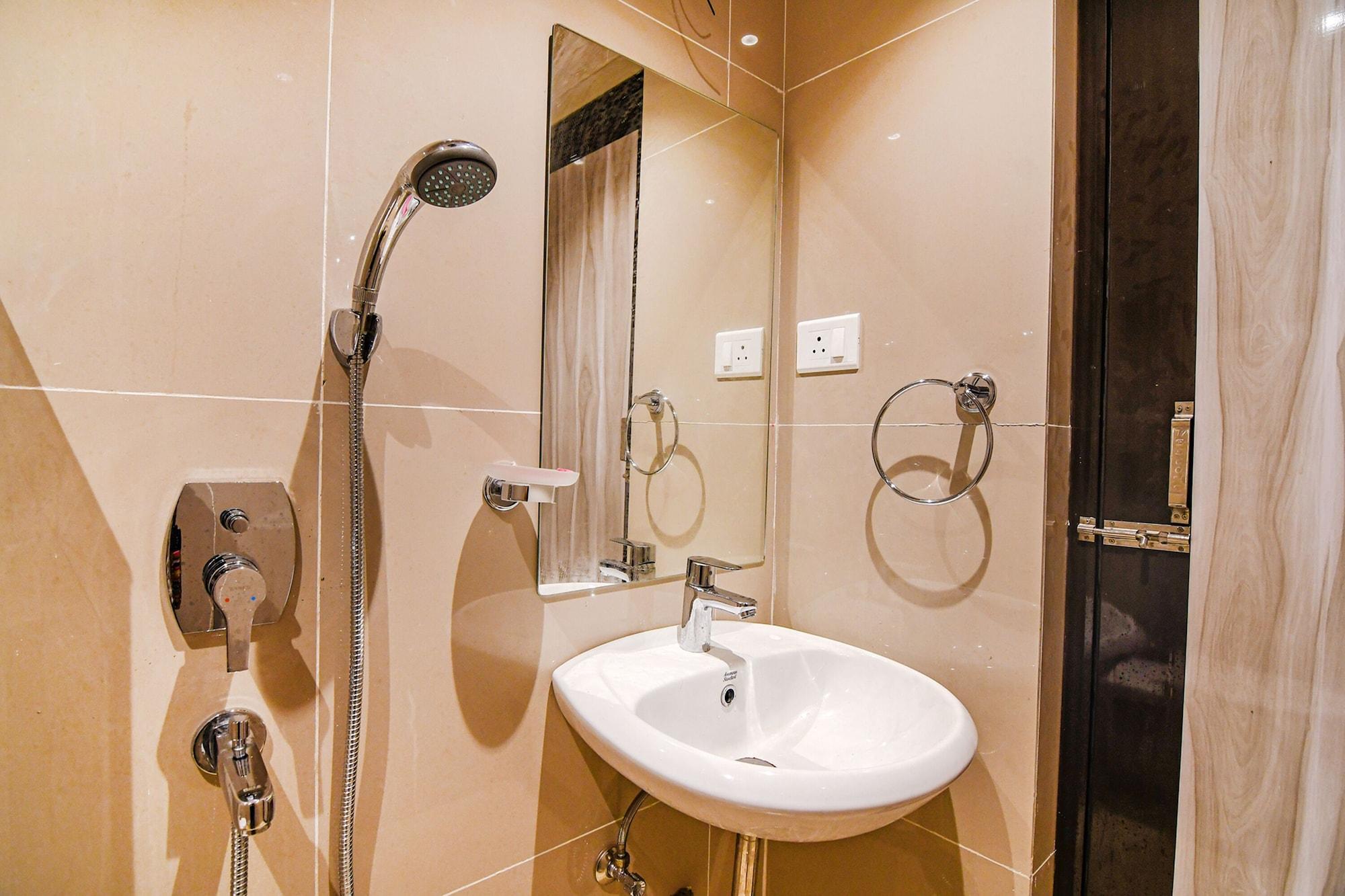 Equipamiento de Habitación Fabhotel Jp