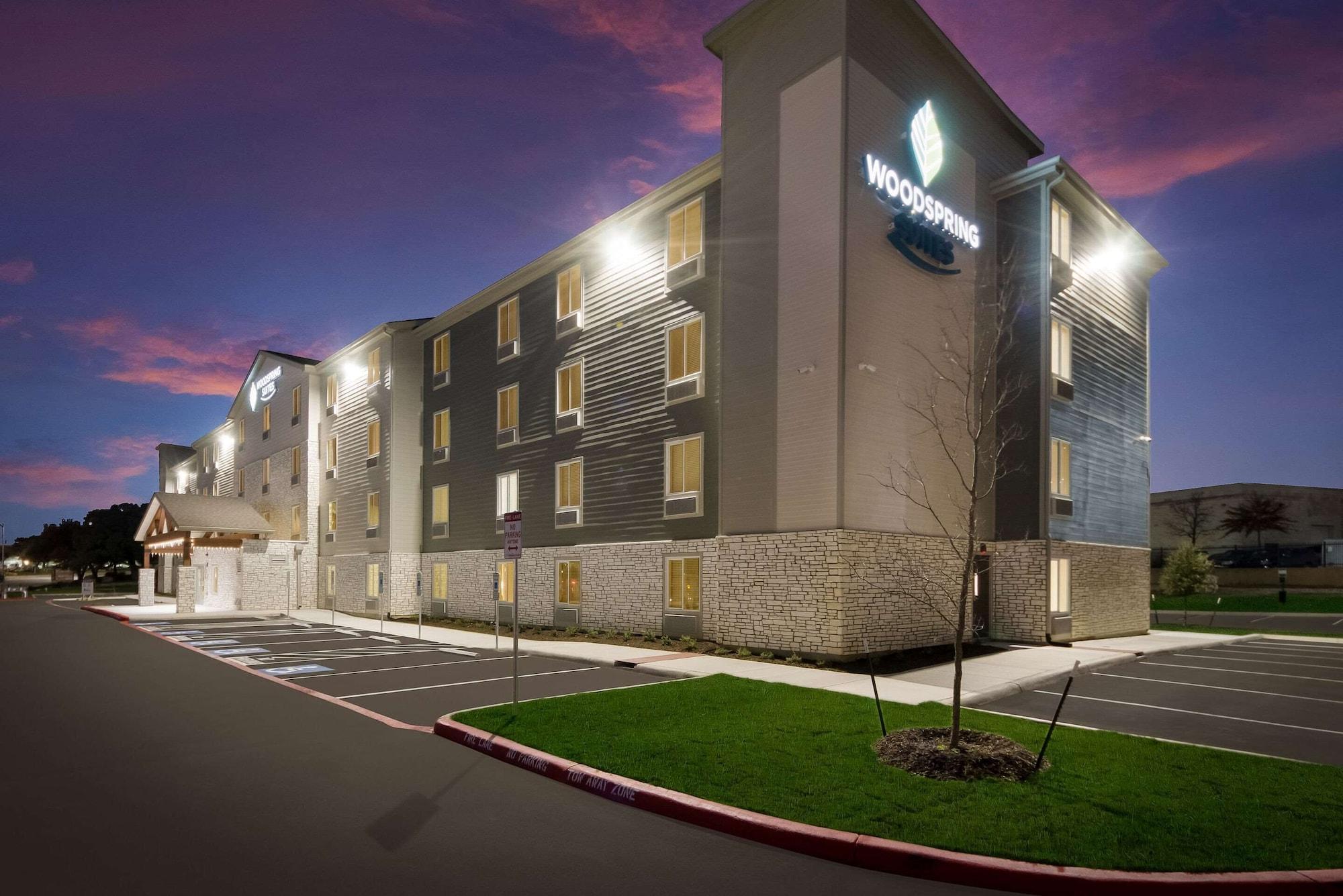 Vista Exterior WoodSpring Suites San Antonio UTSA - Medical Center