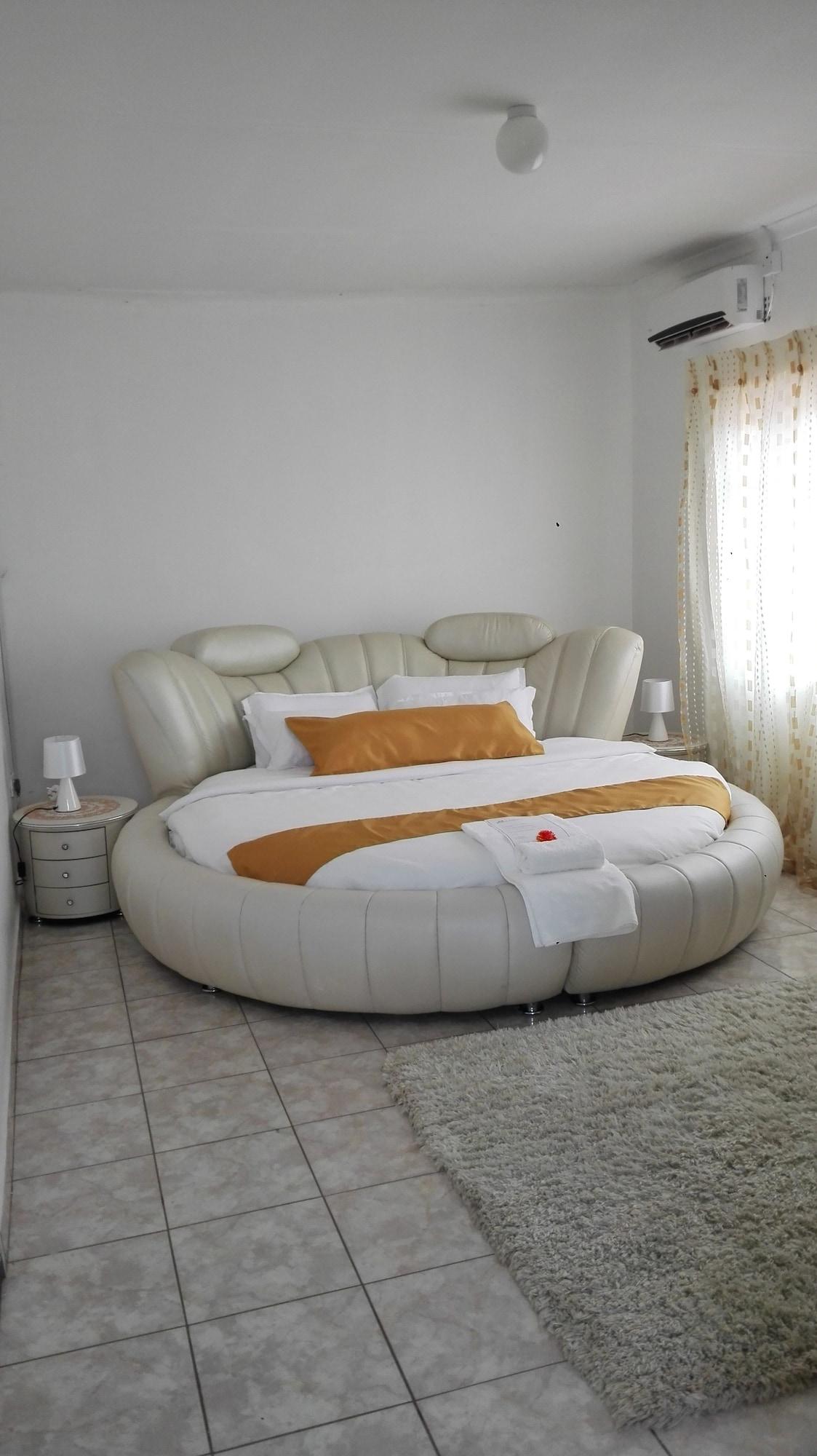 Varios Rest Shade Bed And Breakfast