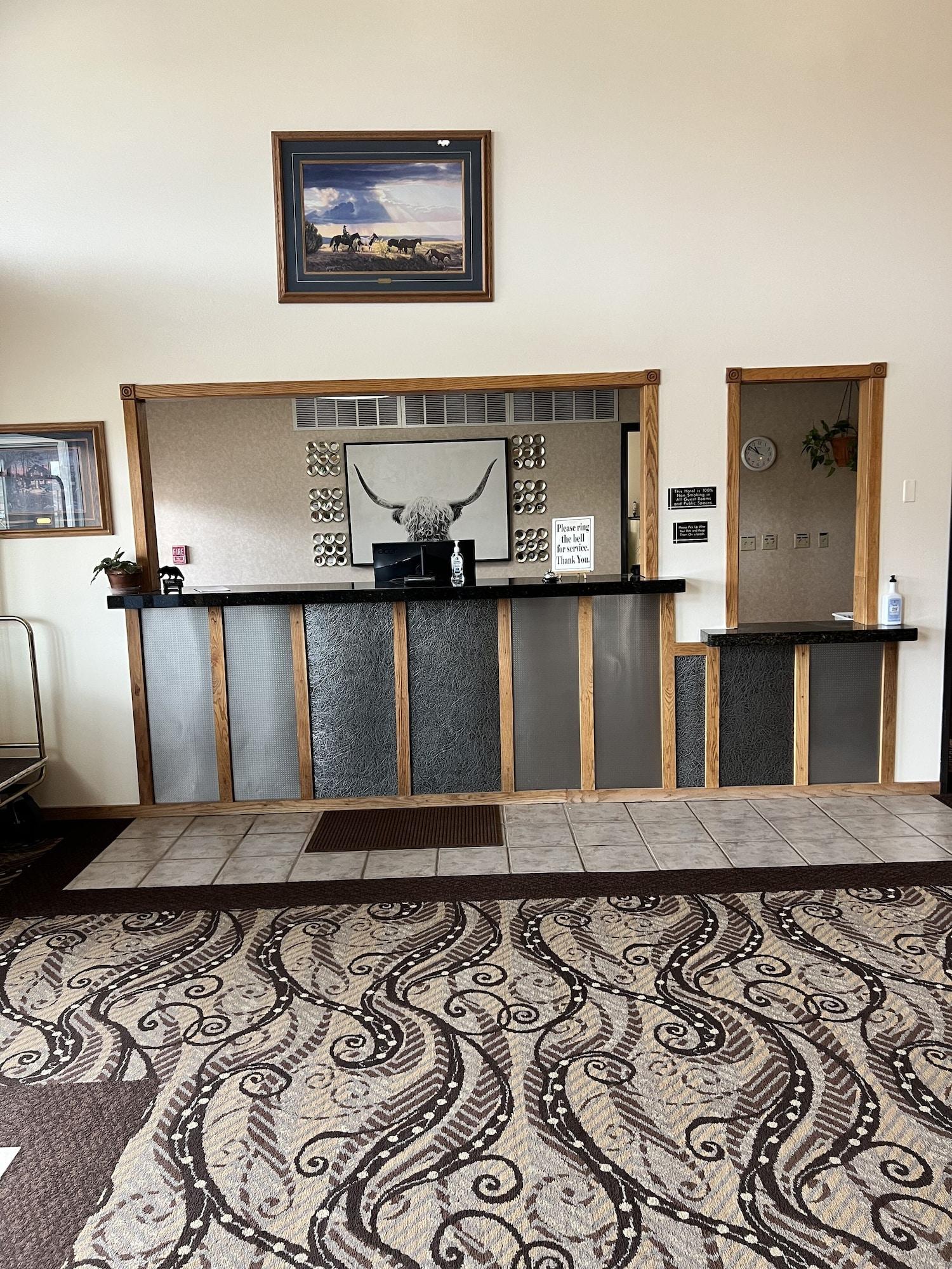 Vista Lobby Serena Inn & Suites - Sundance