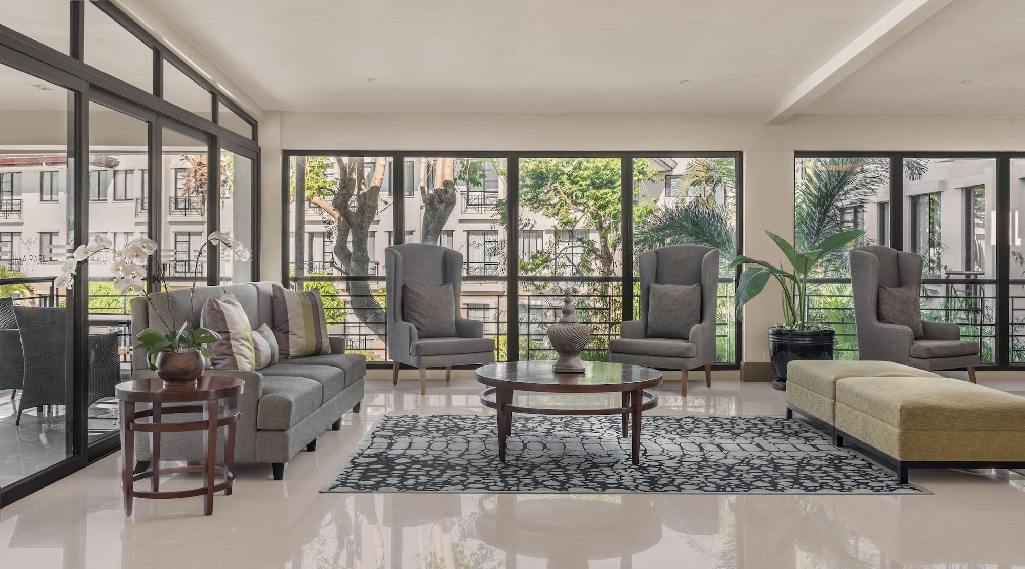 Vista Lobby Holiday Inn Hotel & Suites Batangas Limapark, an IHG Hotel