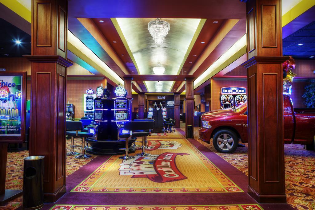 Vista Exterior DoubleTree by Hilton Deadwood at Cadillac Jack'