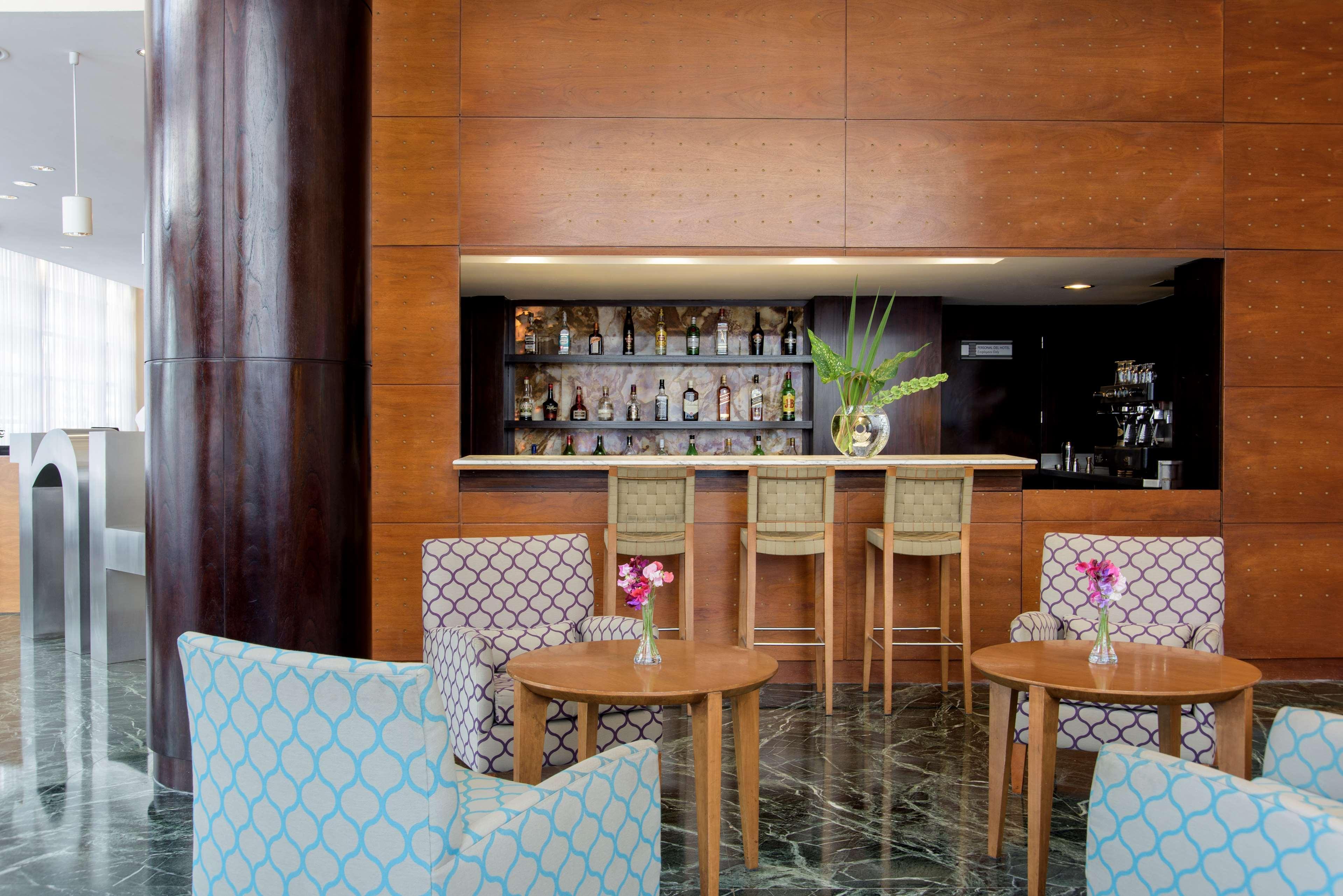 Bar/Salón NH Buenos Aires Latino