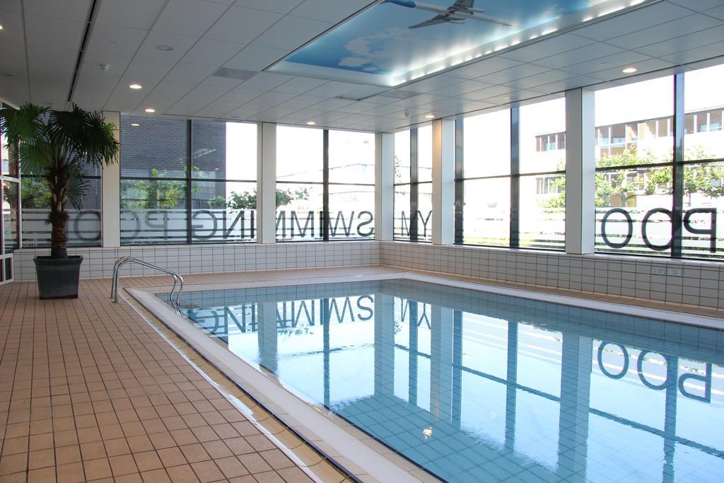 Vista Piscina Bastion Hotel Amsterdam Airport