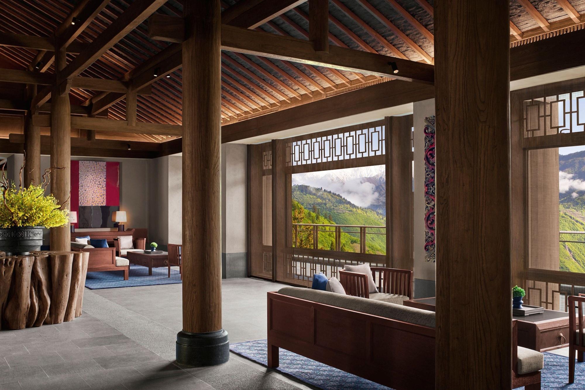 Vista Lobby Rissai Valley, a Ritz-Carlton Reserve