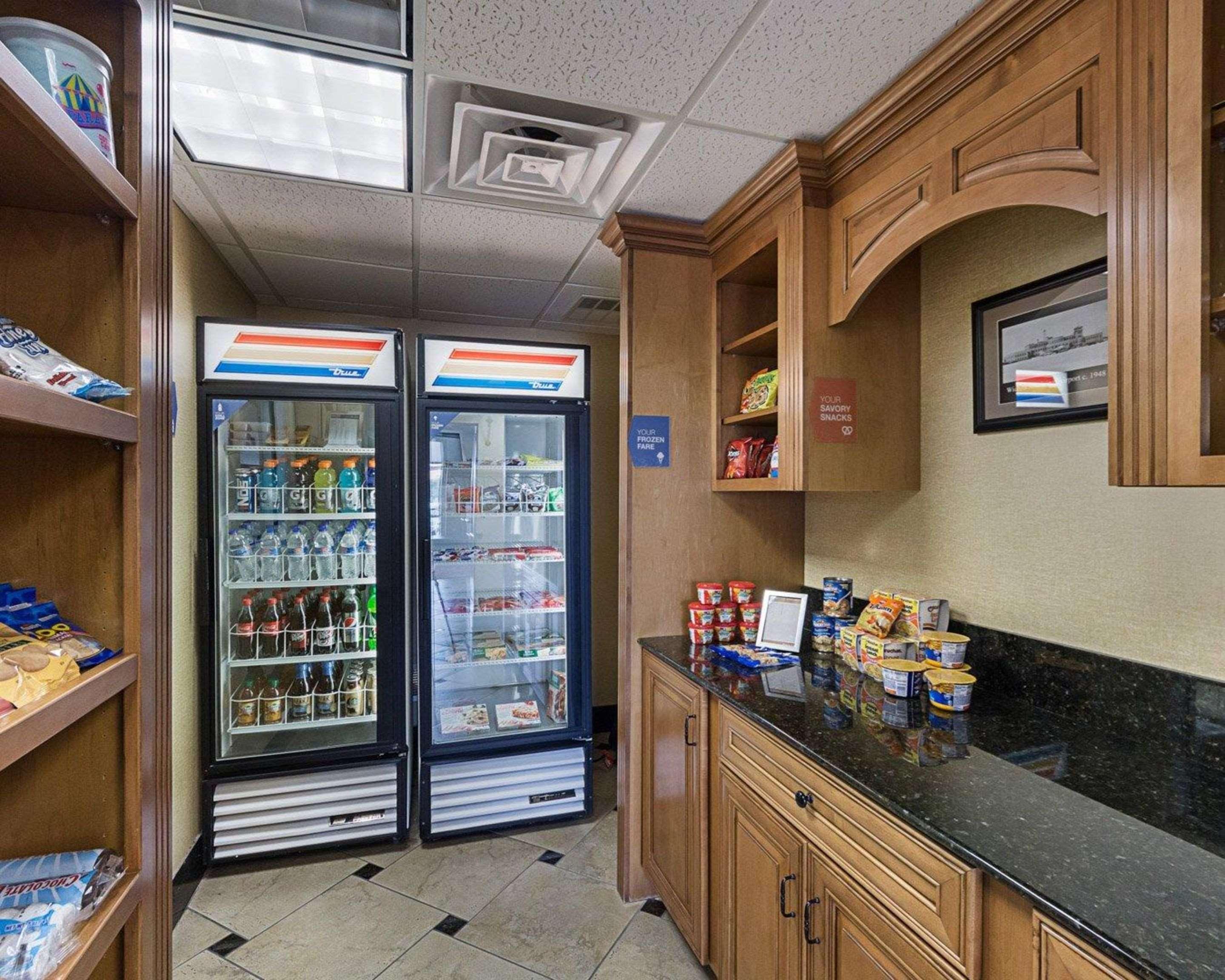 Restaurant Comfort Suites Airport