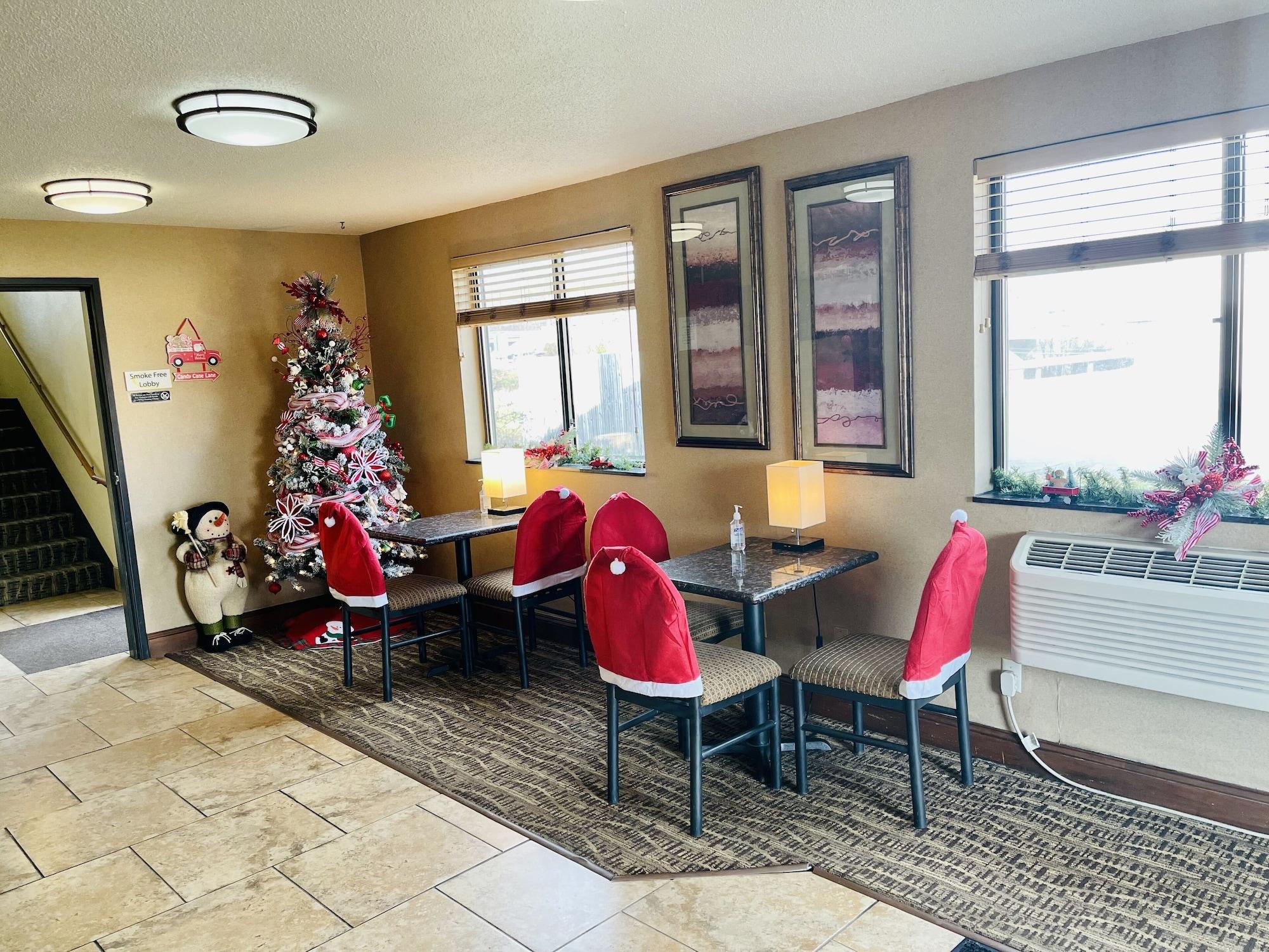 Vista Lobby Super 8 by Wyndham Ripley