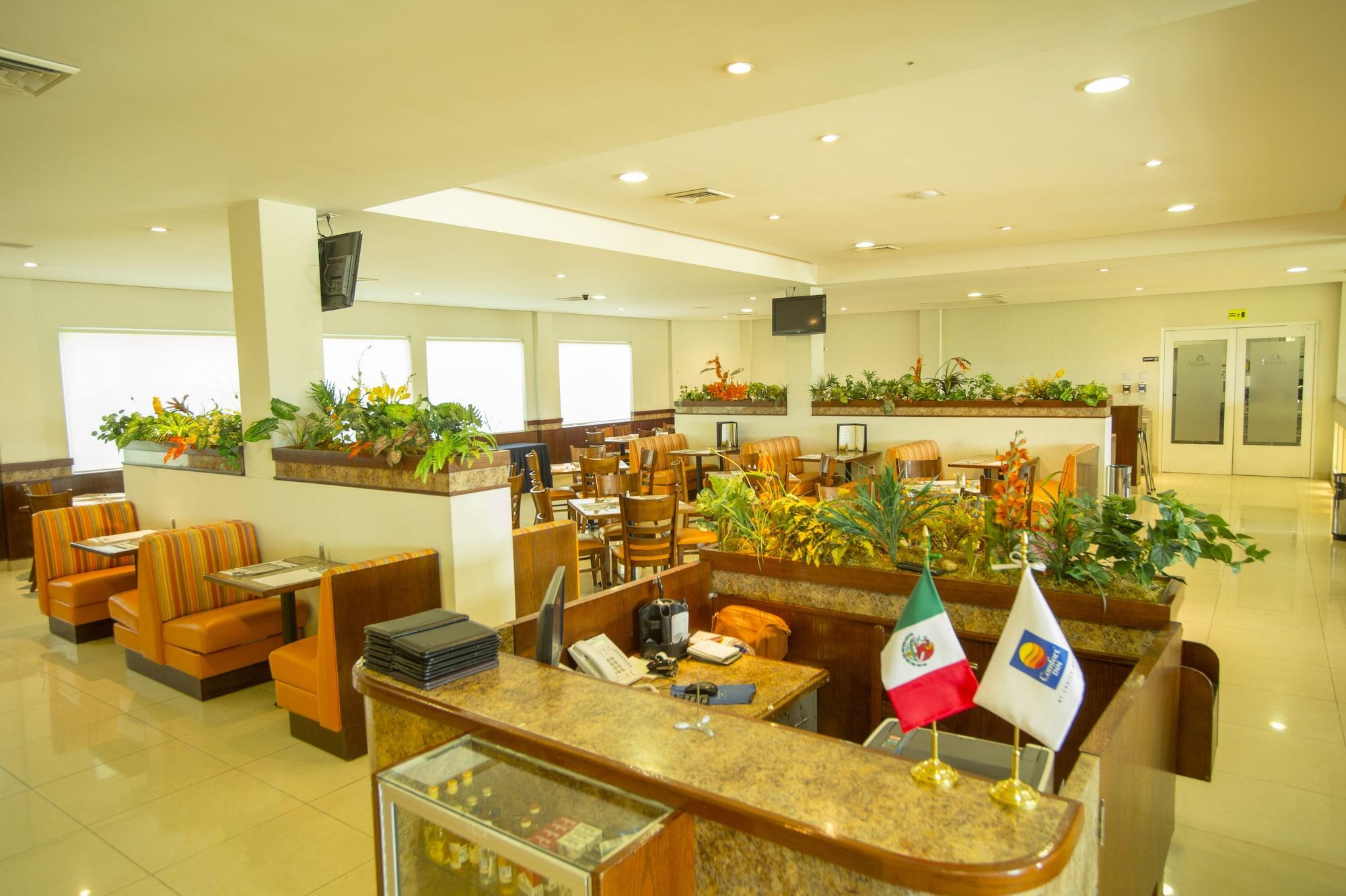 Restaurant Comfort Inn Monterrey Norte