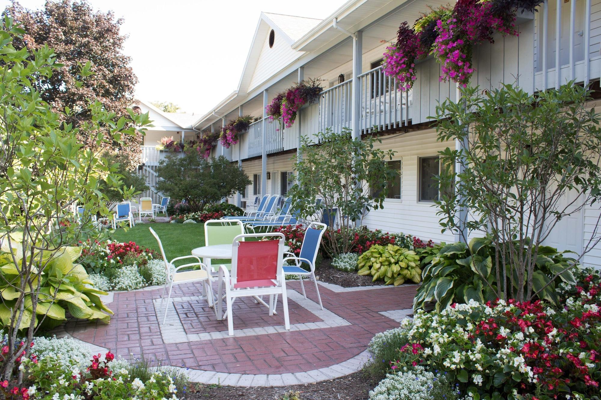 Varios Main Street Motel