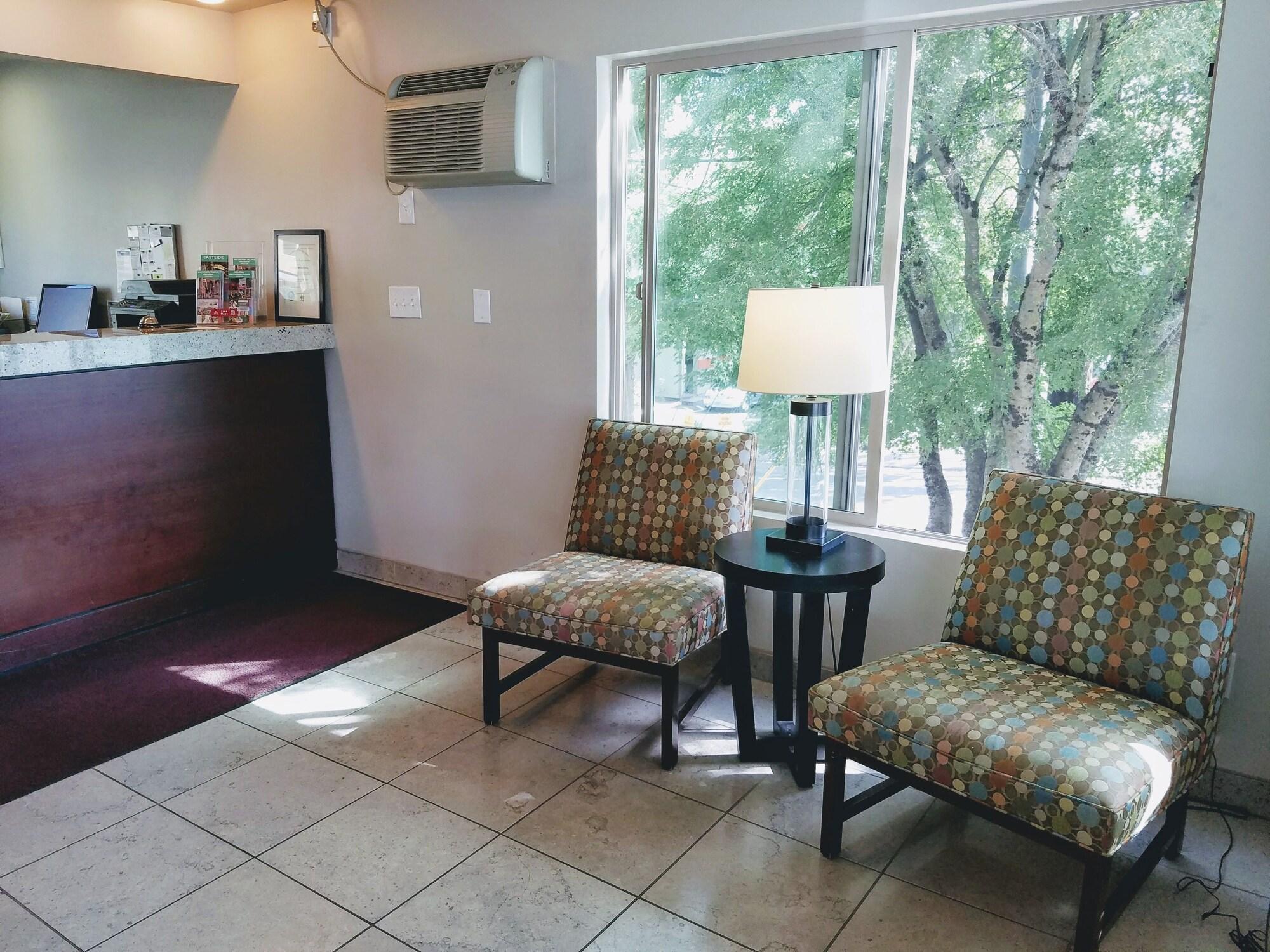 Vista Lobby Aladdin Inn & Suites