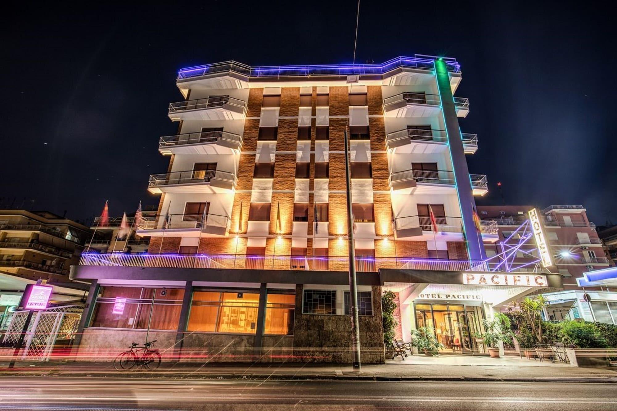 Vista Exterior Hotel Pacific Roma