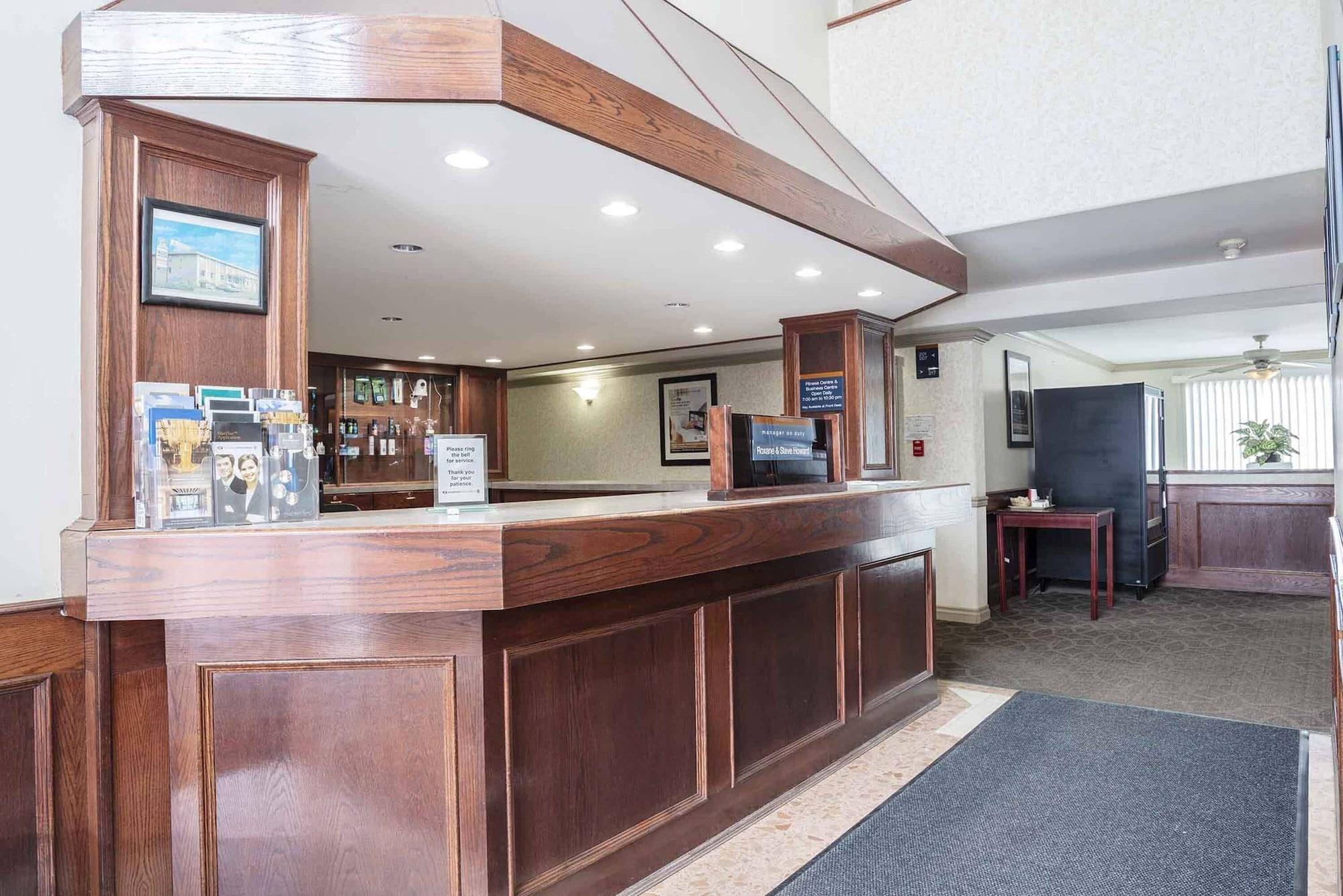 Vista Lobby Sandman Inn Smithers