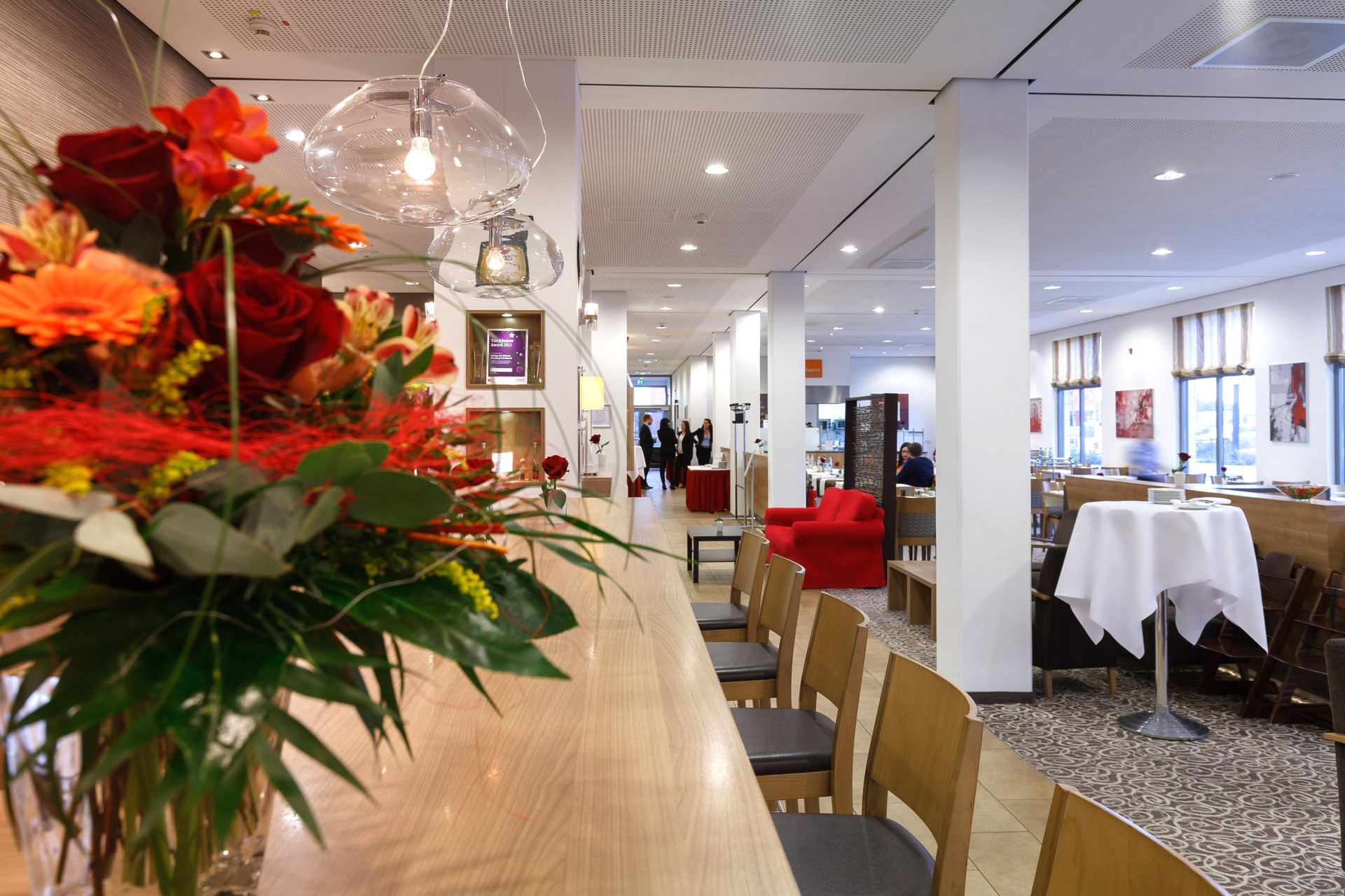 Bar/Salón Holiday Inn Express Nuernberg-Schwabach by IHG
