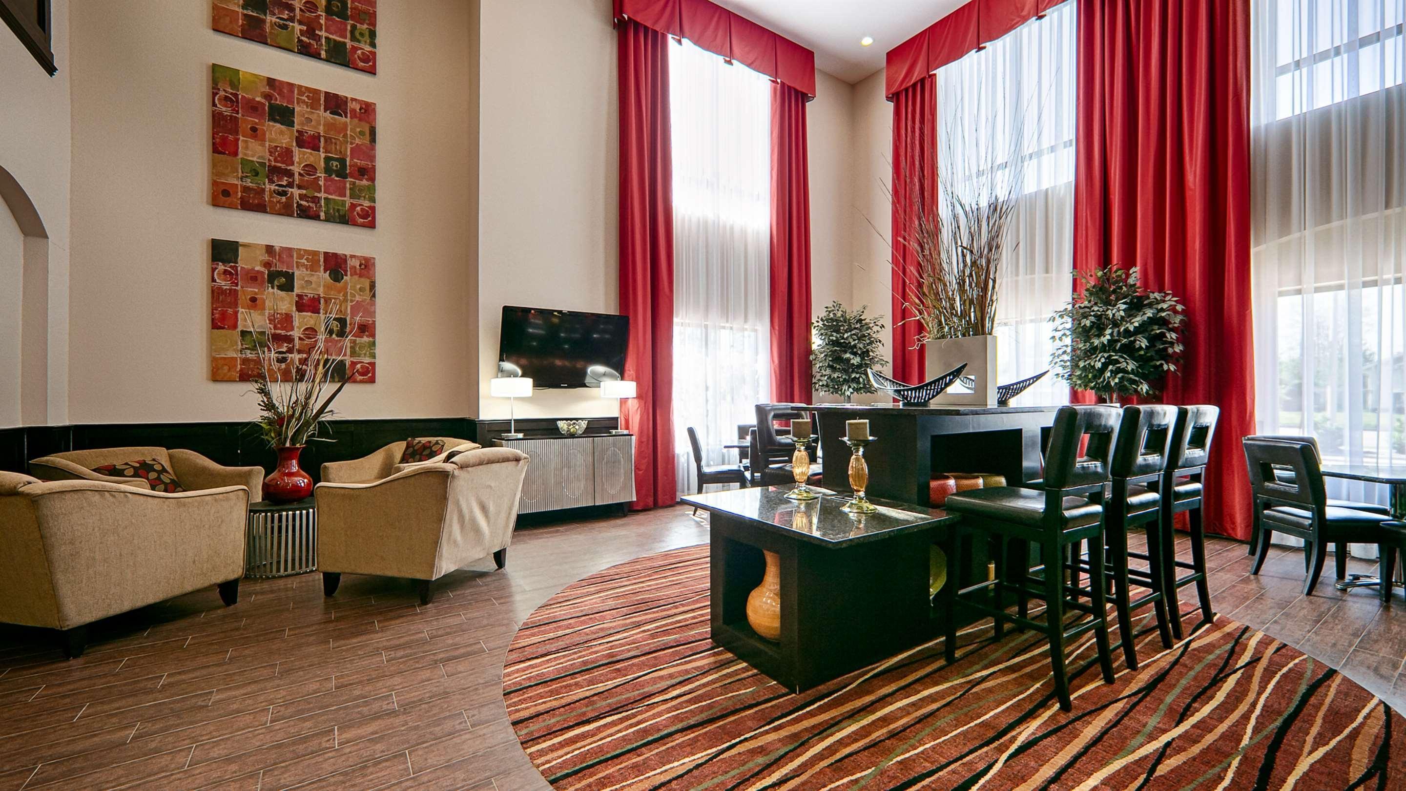 Vista Lobby Best Western Plus Cushing Inn & Suites