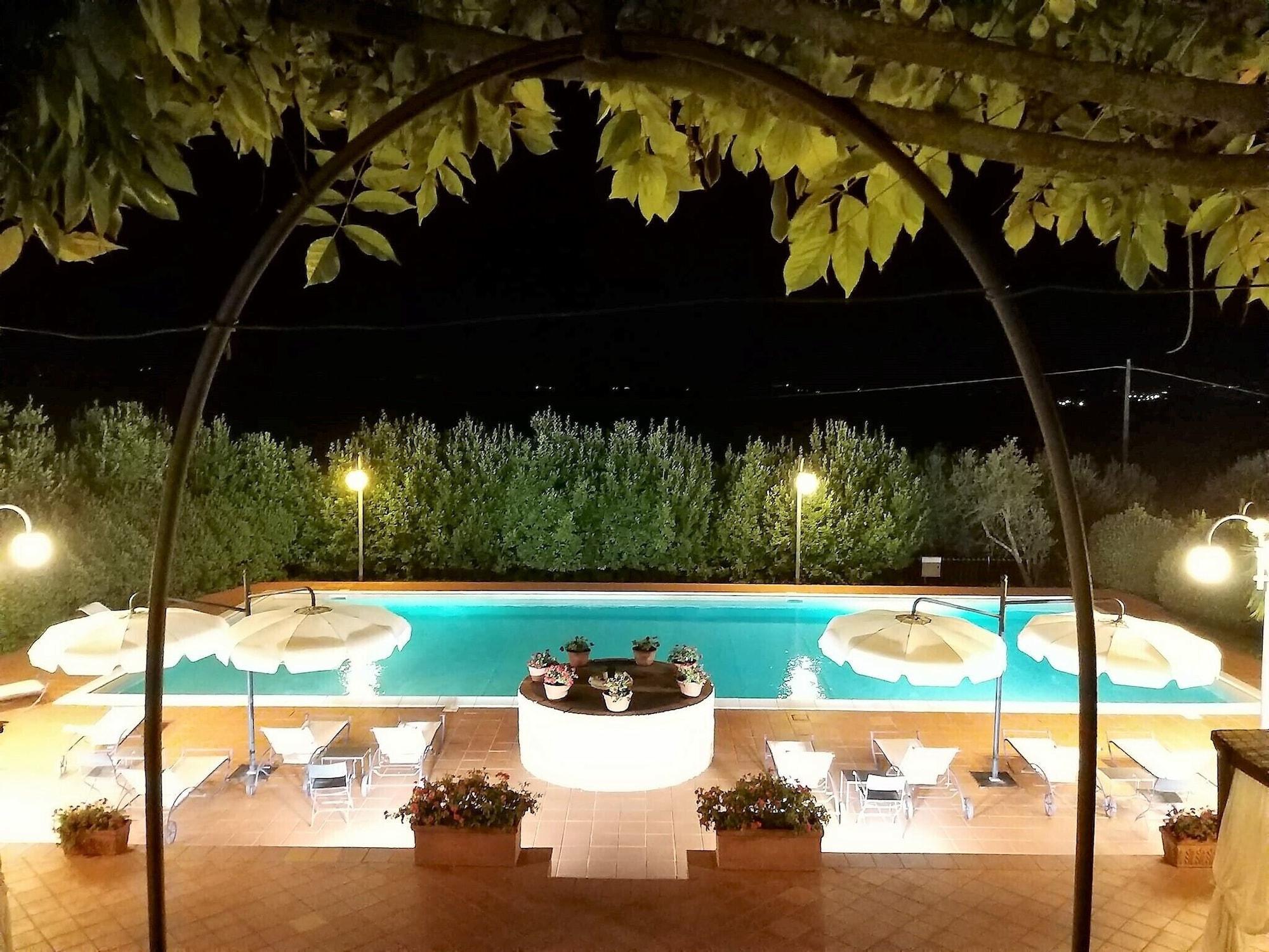 Vista Piscina Villa Curina Resort