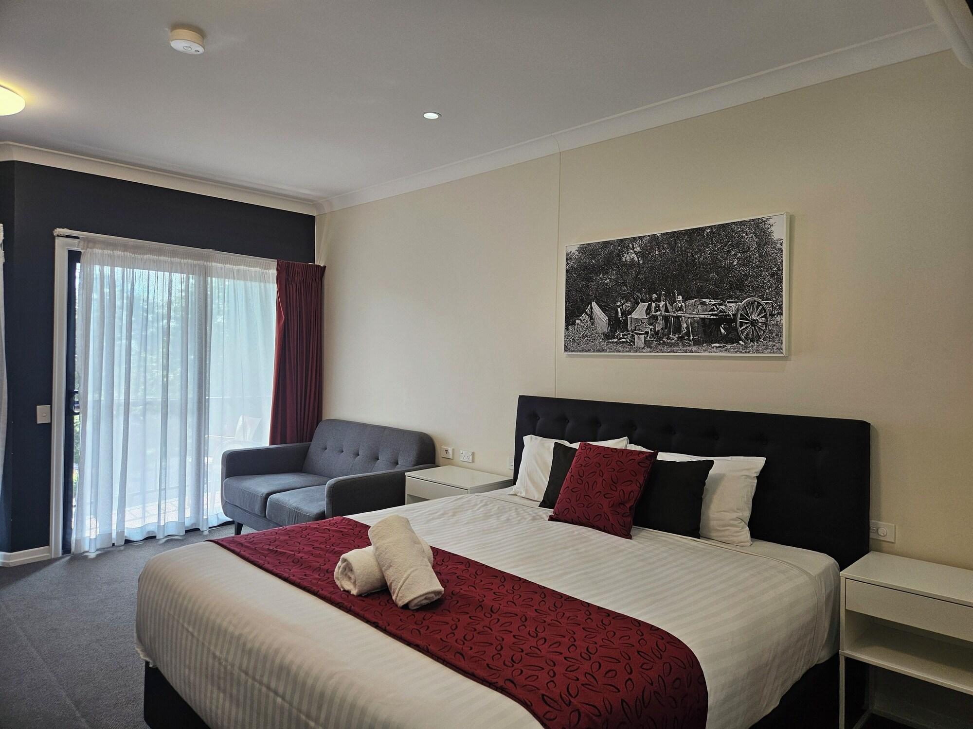 Varios Eastgate on the Range Motel