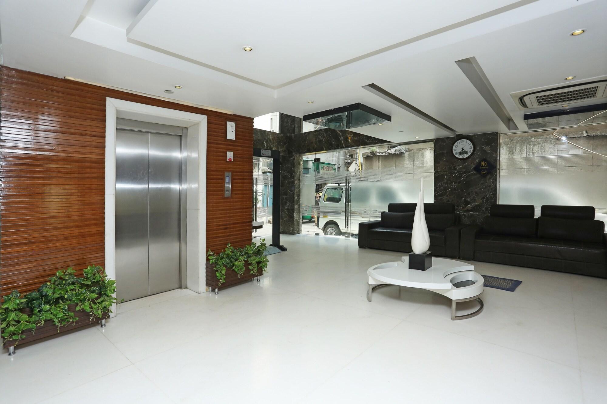 Vista Lobby Hotel Uppal International